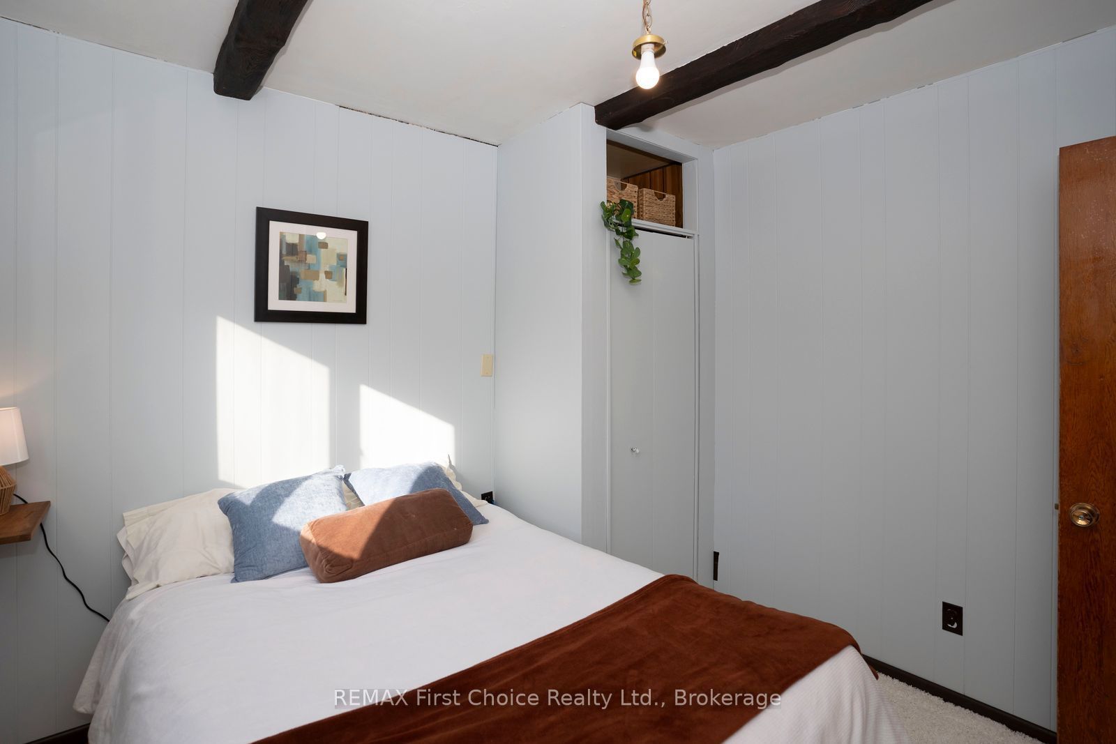 372 Inchiquin Street Property Photo 5