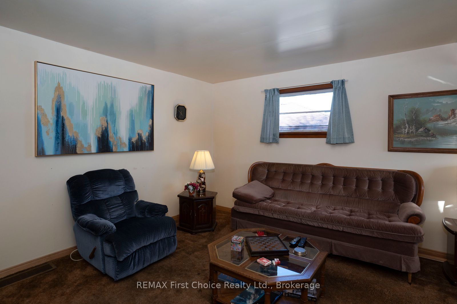 372 Inchiquin Street Property Photo 9