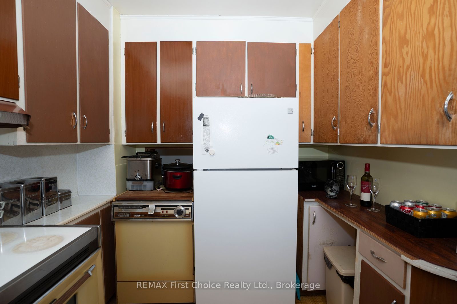 372 Inchiquin Street Property Photo 12