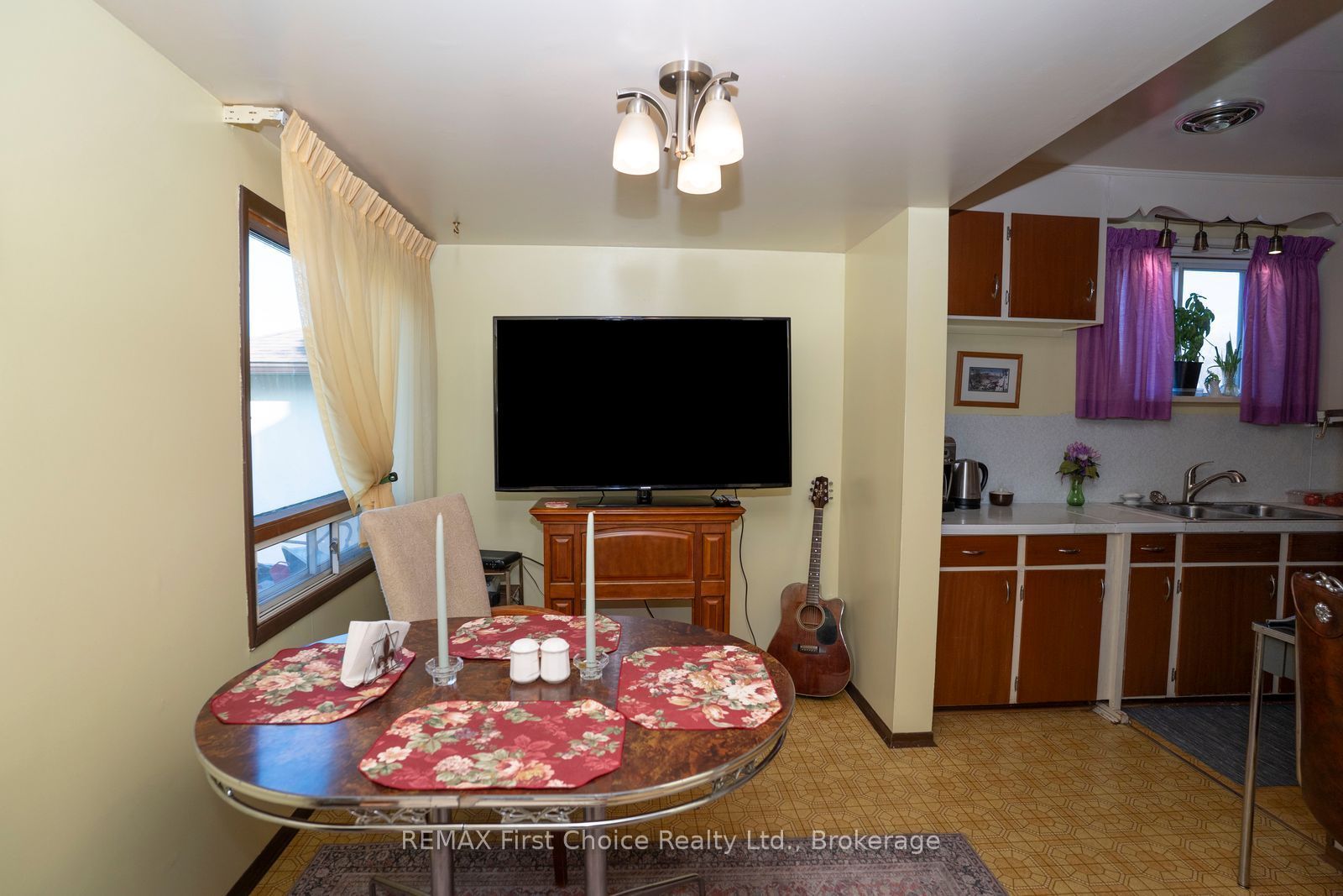372 Inchiquin Street Property Photo 16