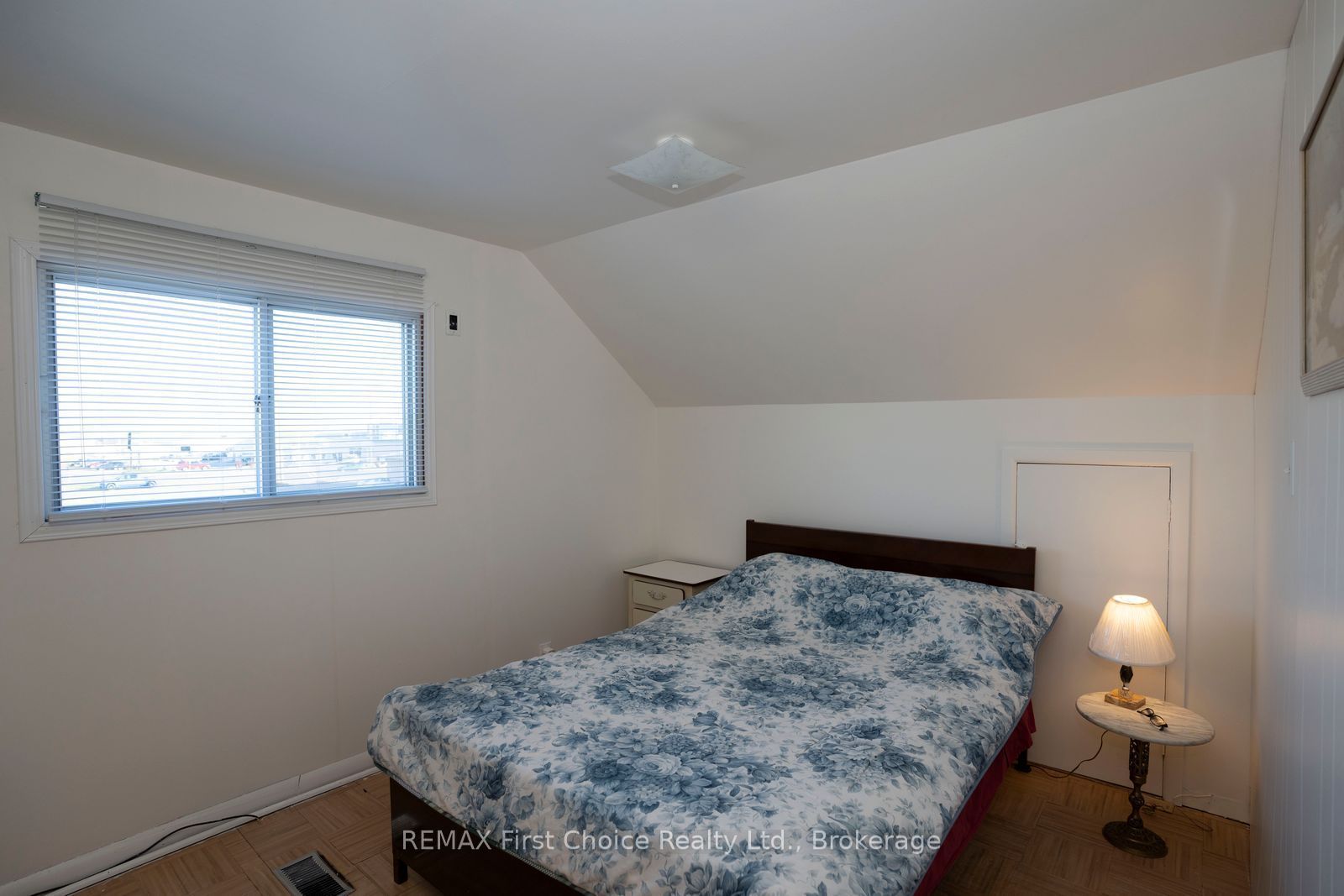 372 Inchiquin Street Property Photo 21