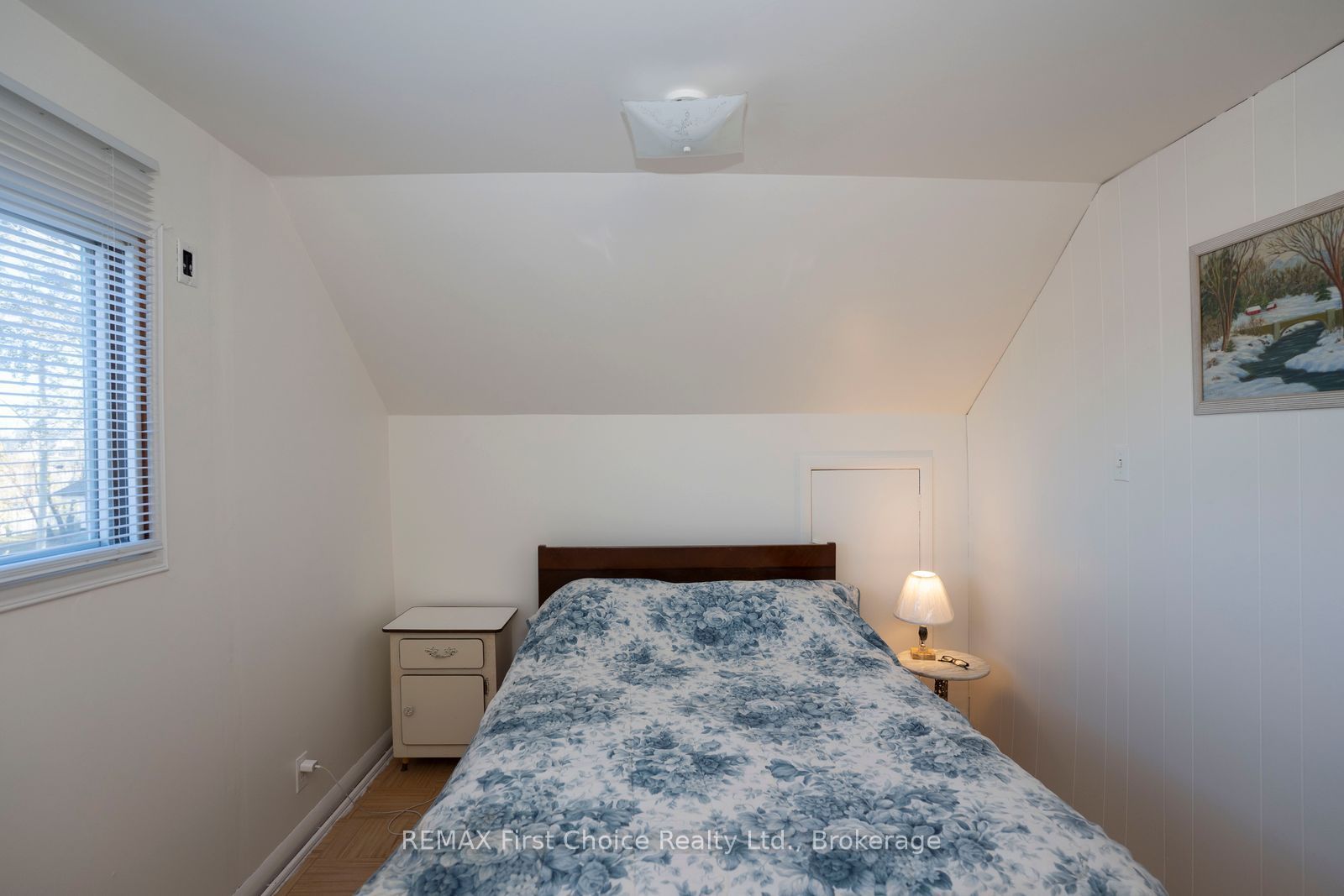 372 Inchiquin Street Property Photo 22