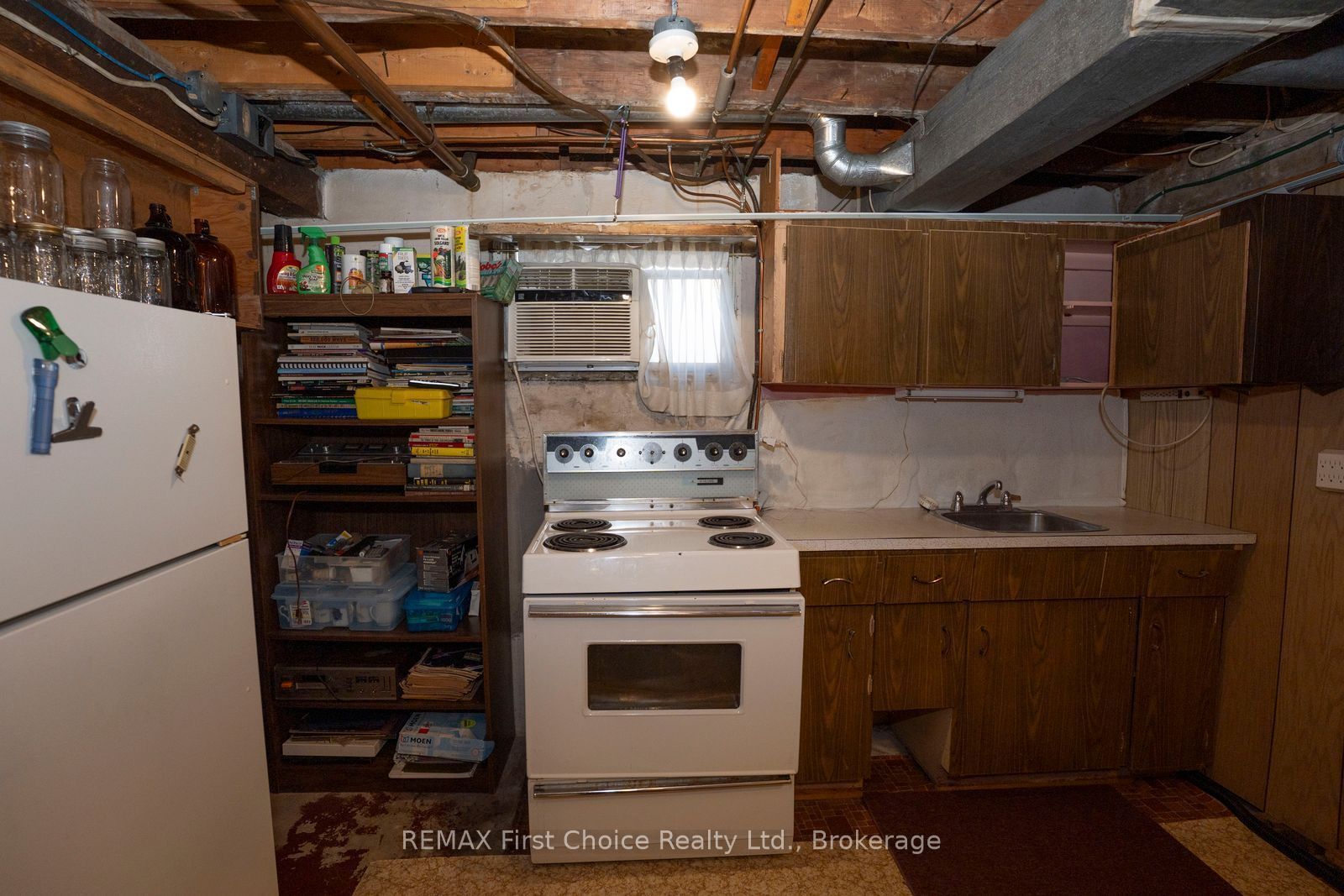 372 Inchiquin Street Property Photo 36