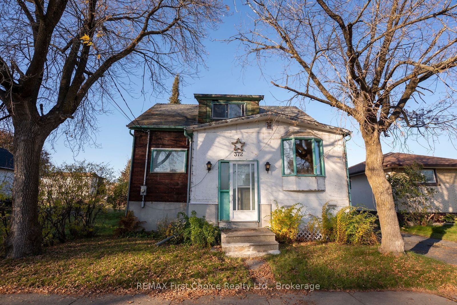 372 Inchiquin Street Property Photo 43