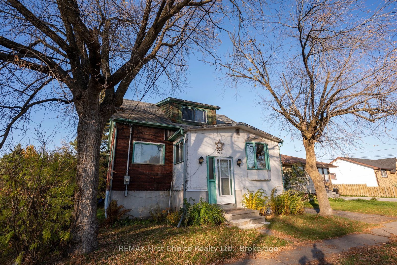 372 Inchiquin Street Property Photo 44