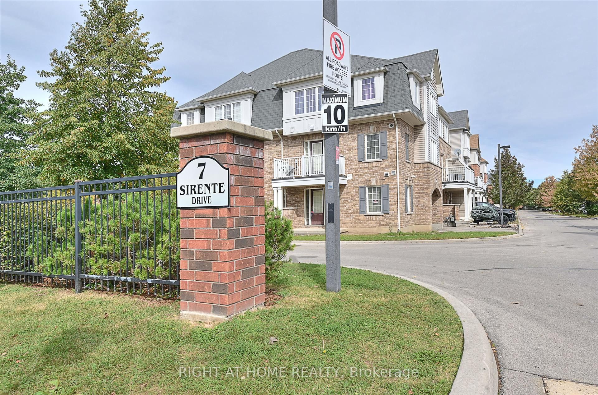 7 Sirente Drive 34 Property Photo 2