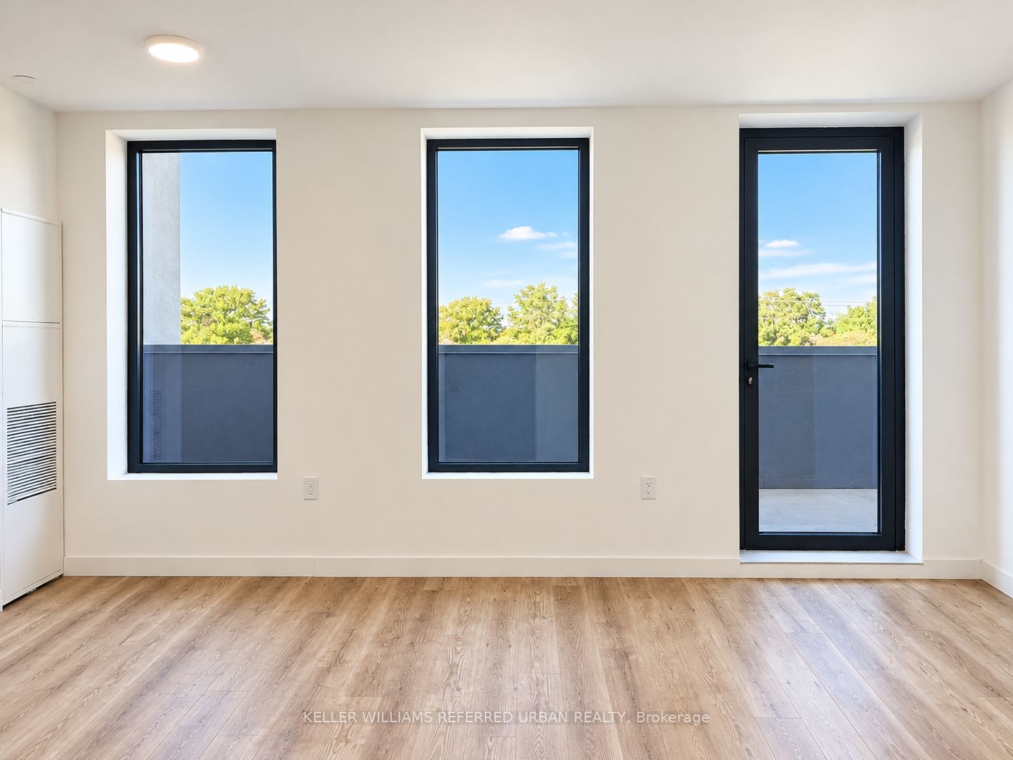 325 University Avenue W 408 Property Photo 6