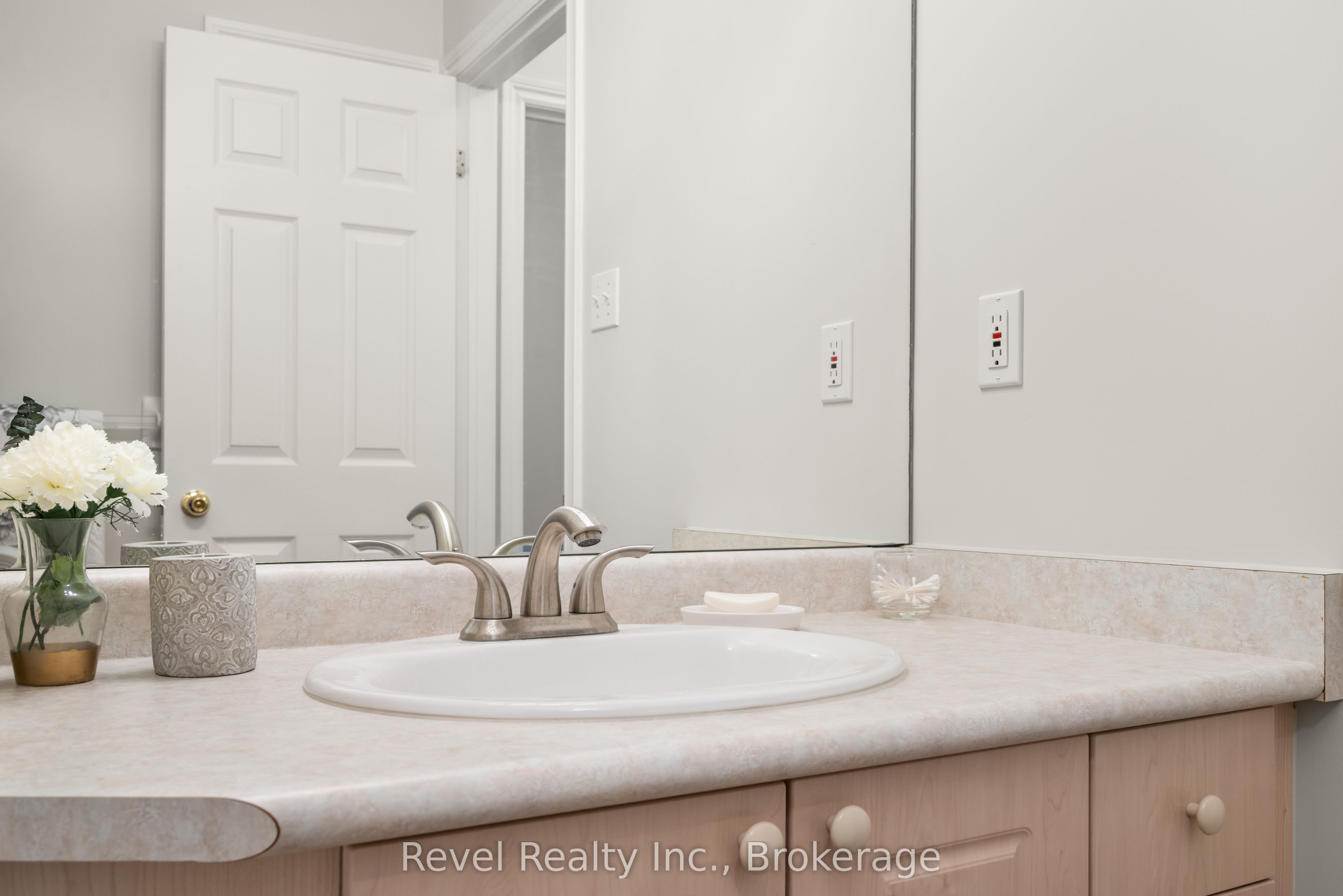 111 Colborne Street 10 Property Photo 28