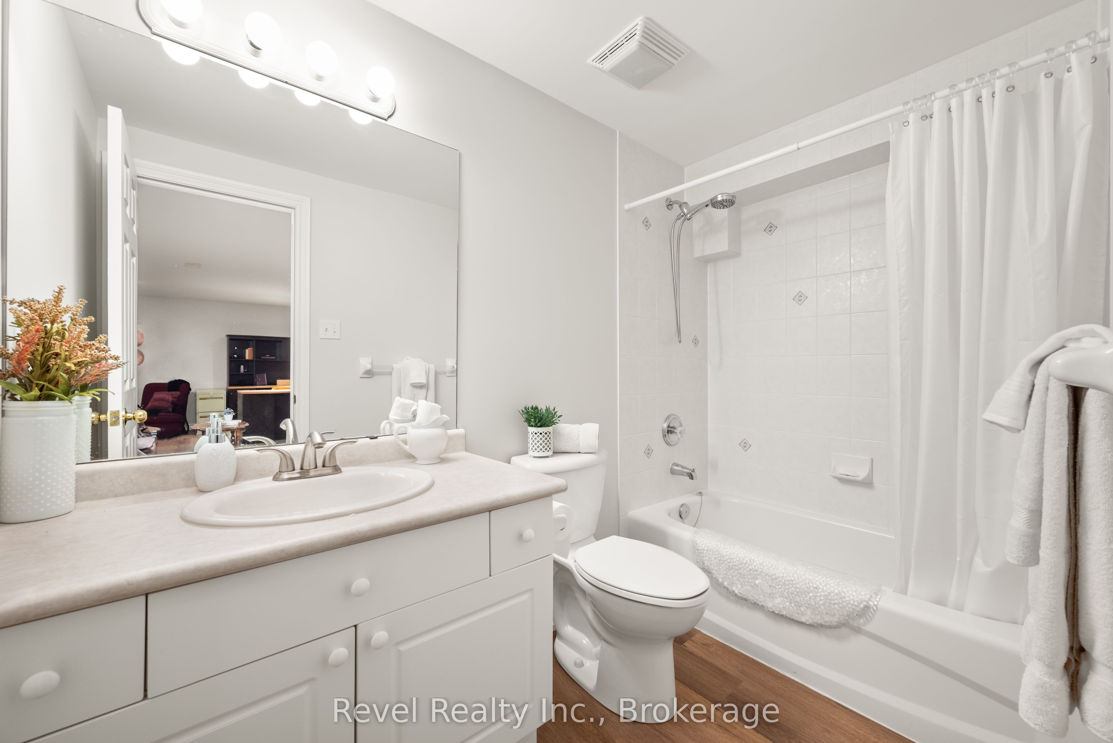 111 Colborne Street 10 Property Photo 35