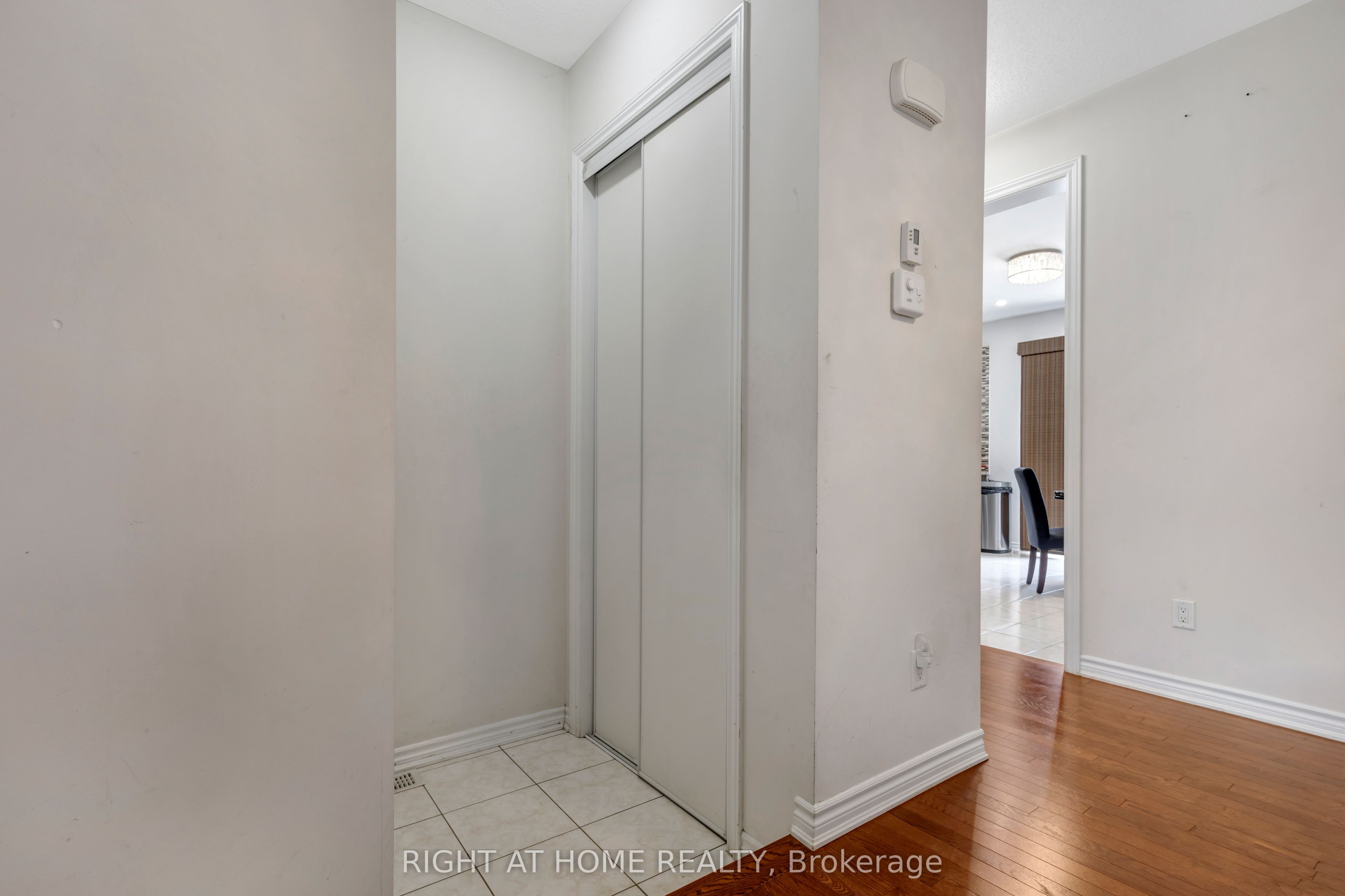 209 Rivertree Street Property Photo 7