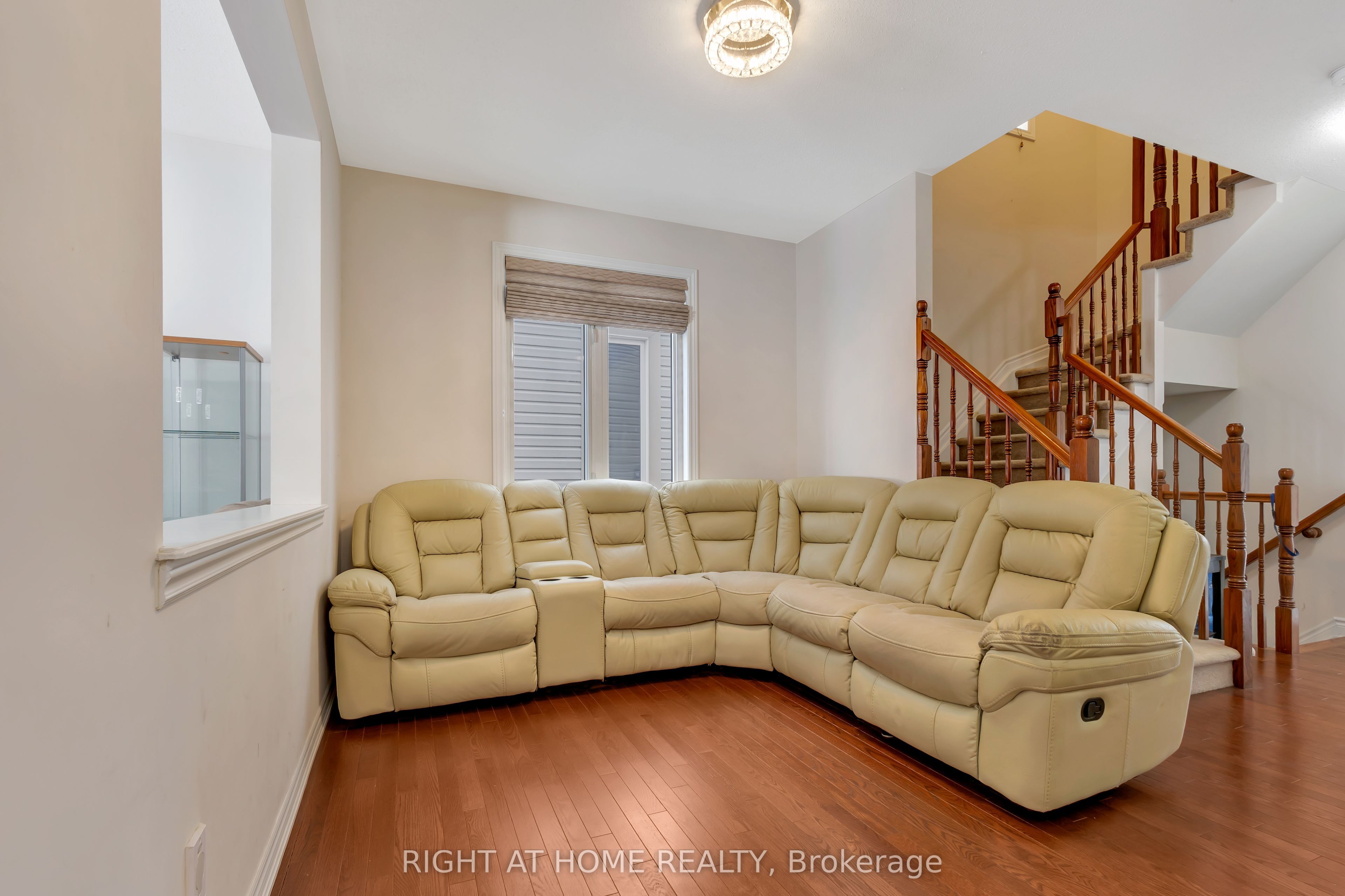 209 Rivertree Street Property Photo 11