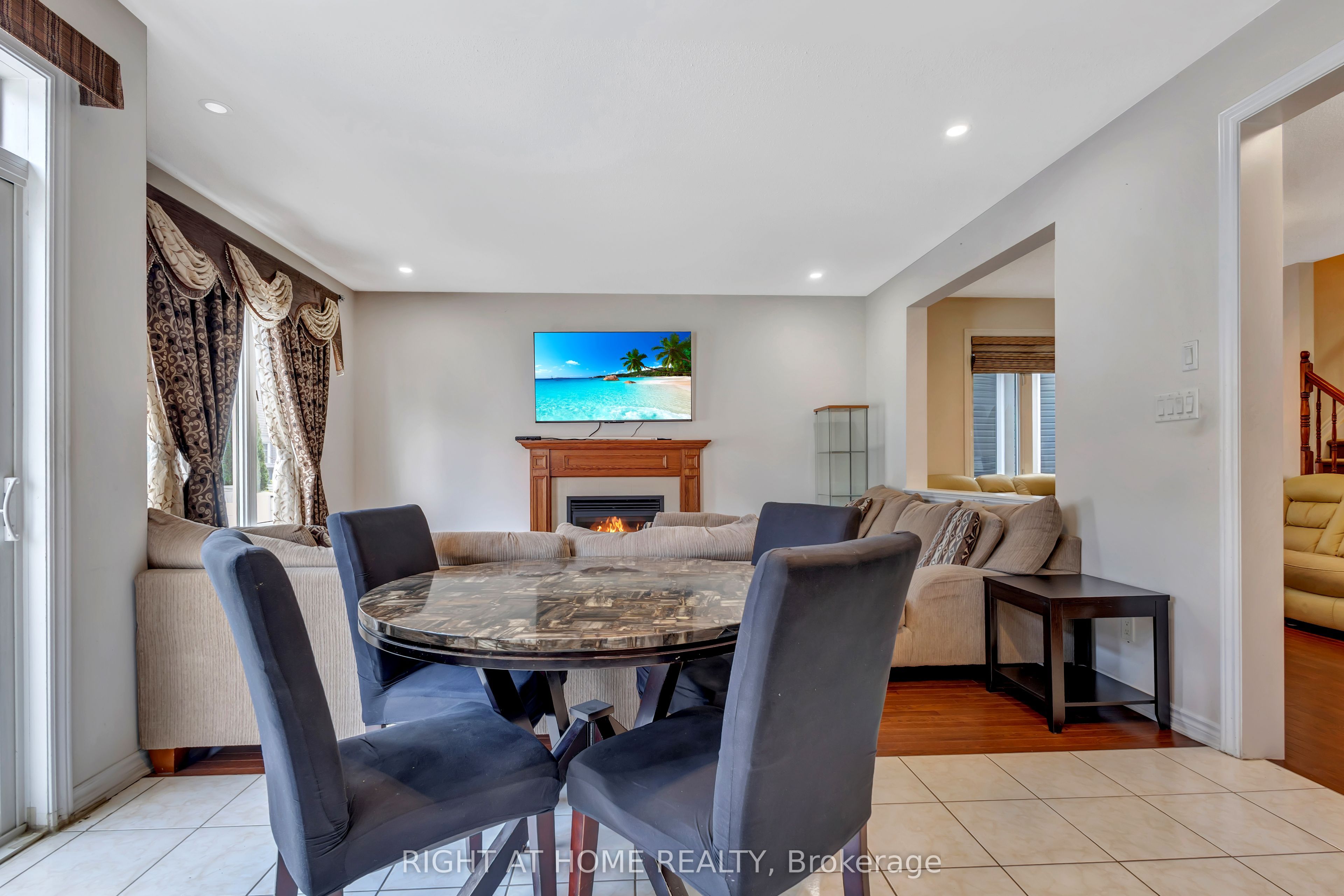 209 Rivertree Street Property Photo 17
