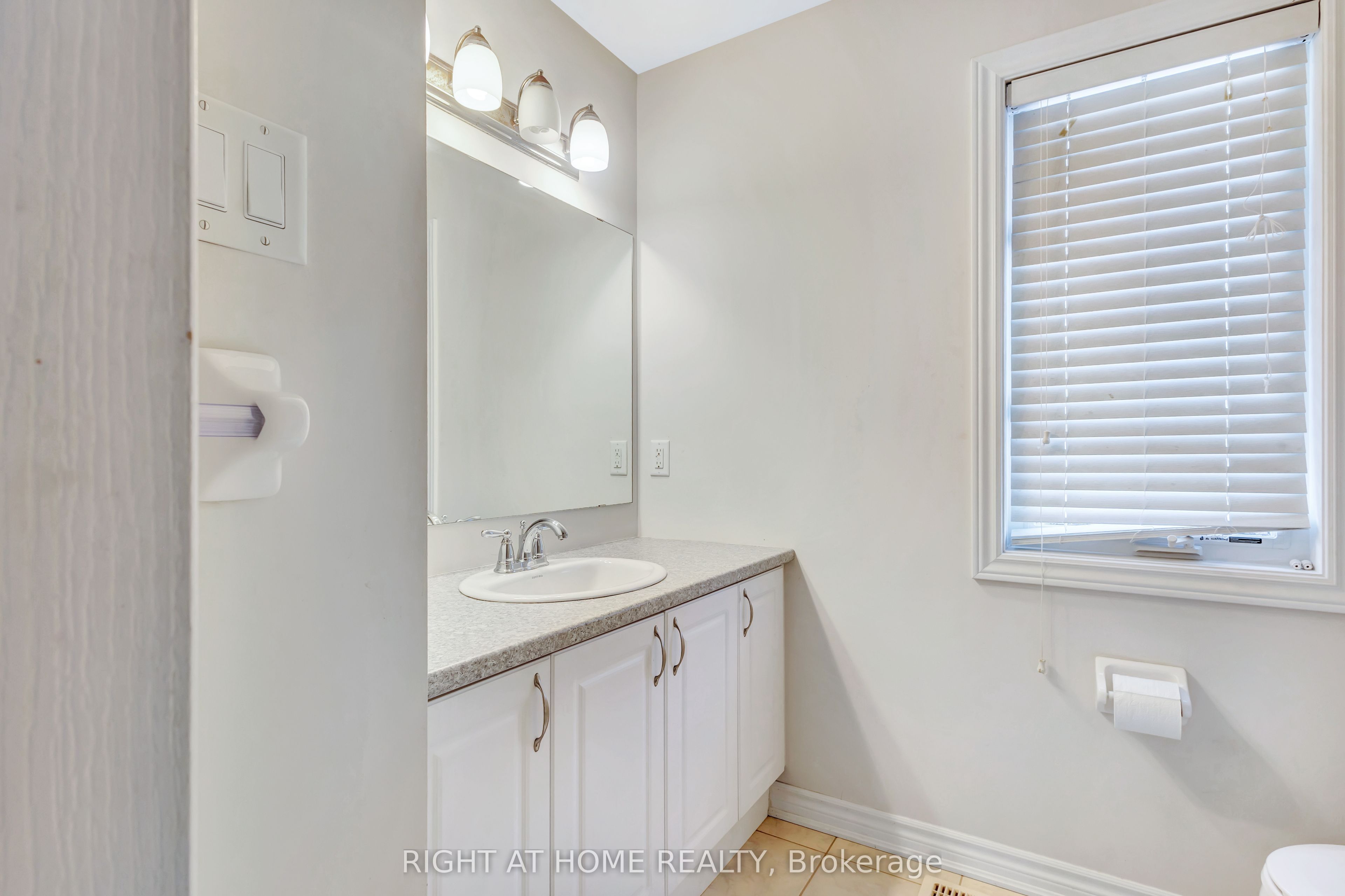 209 Rivertree Street Property Photo 22