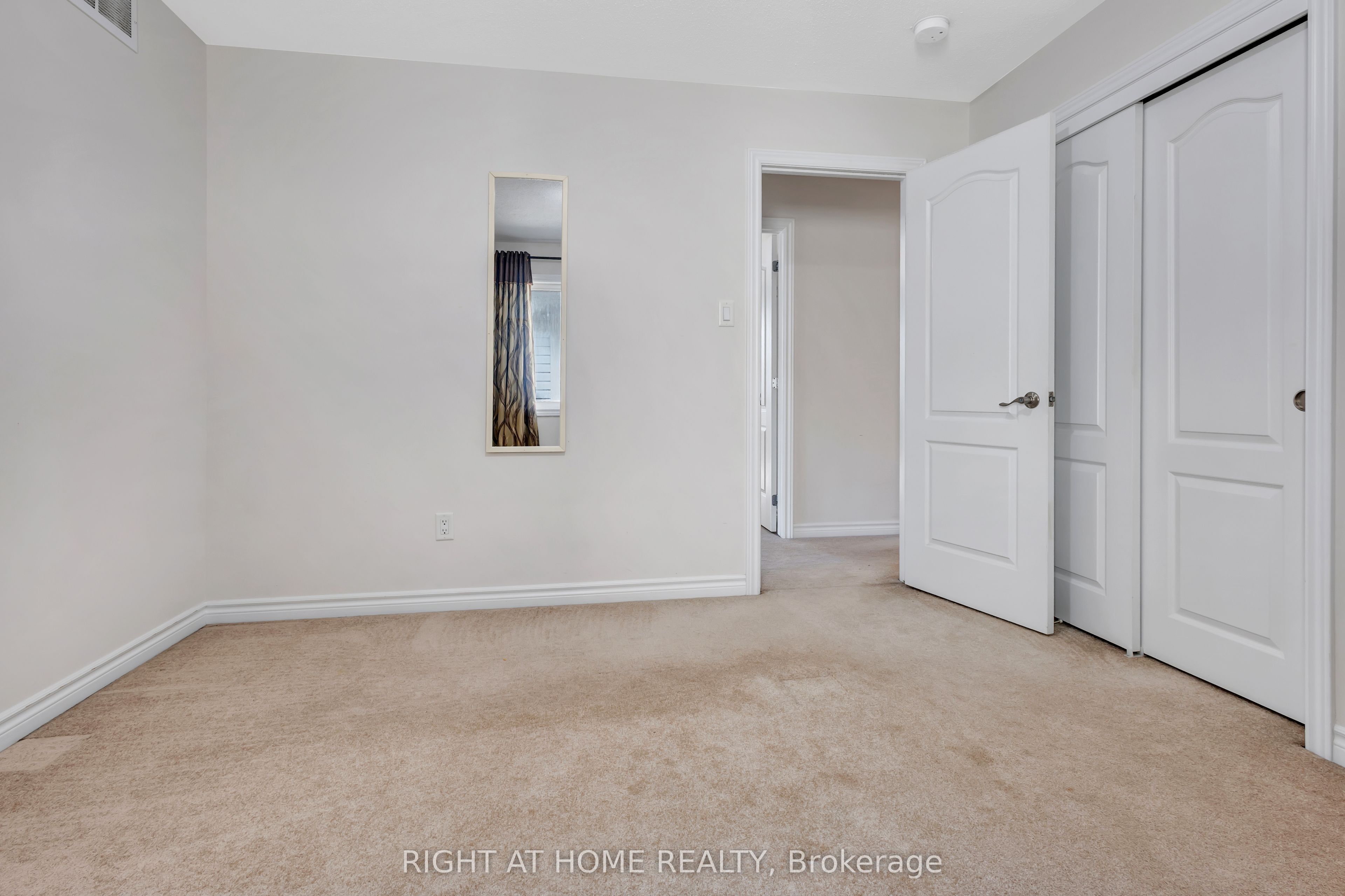 209 Rivertree Street Property Photo 29