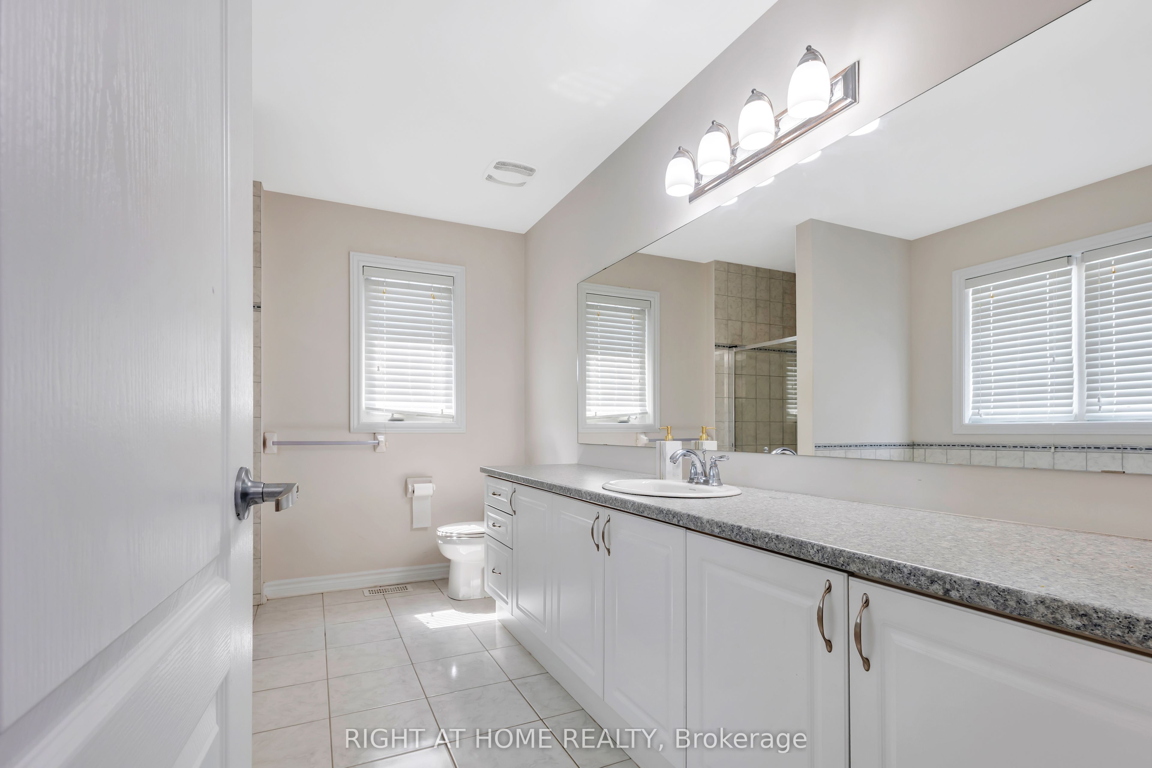 209 Rivertree Street Property Photo 37