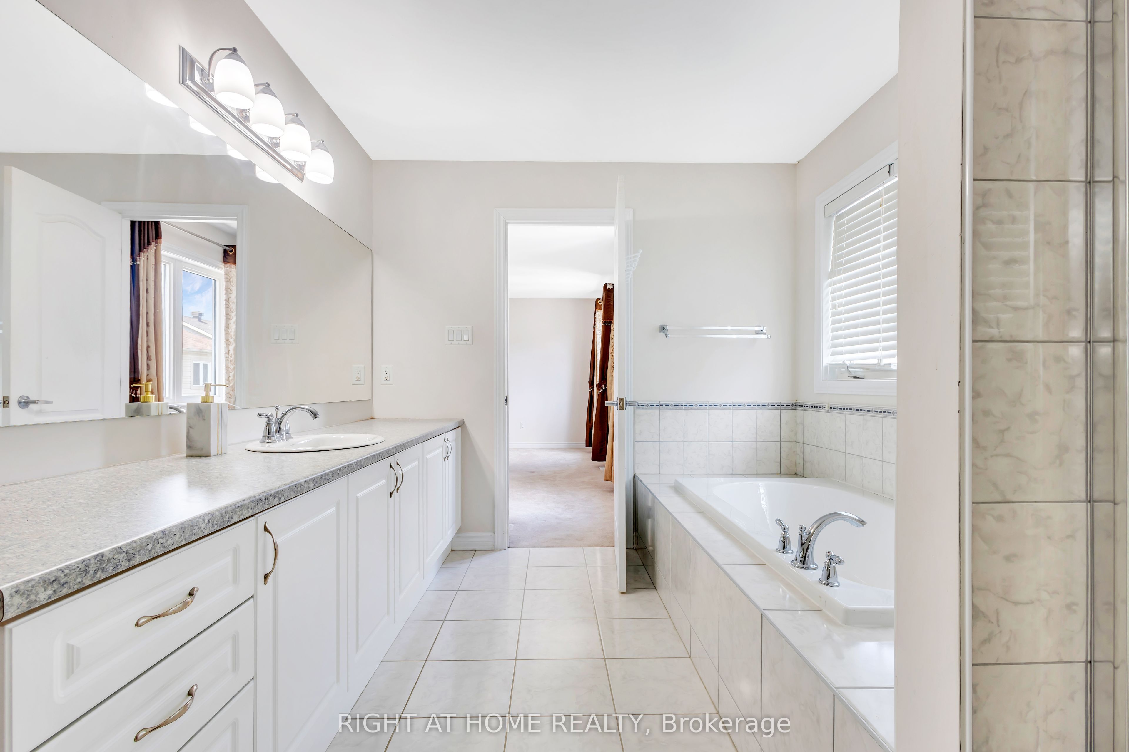 209 Rivertree Street Property Photo 39