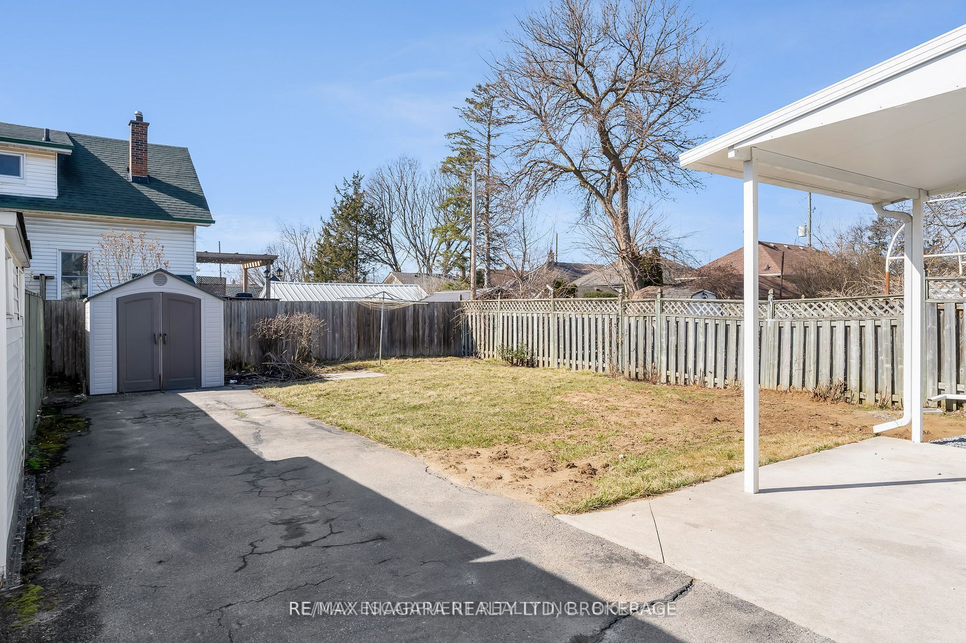 229 Geneva Street E A Property Photo 2