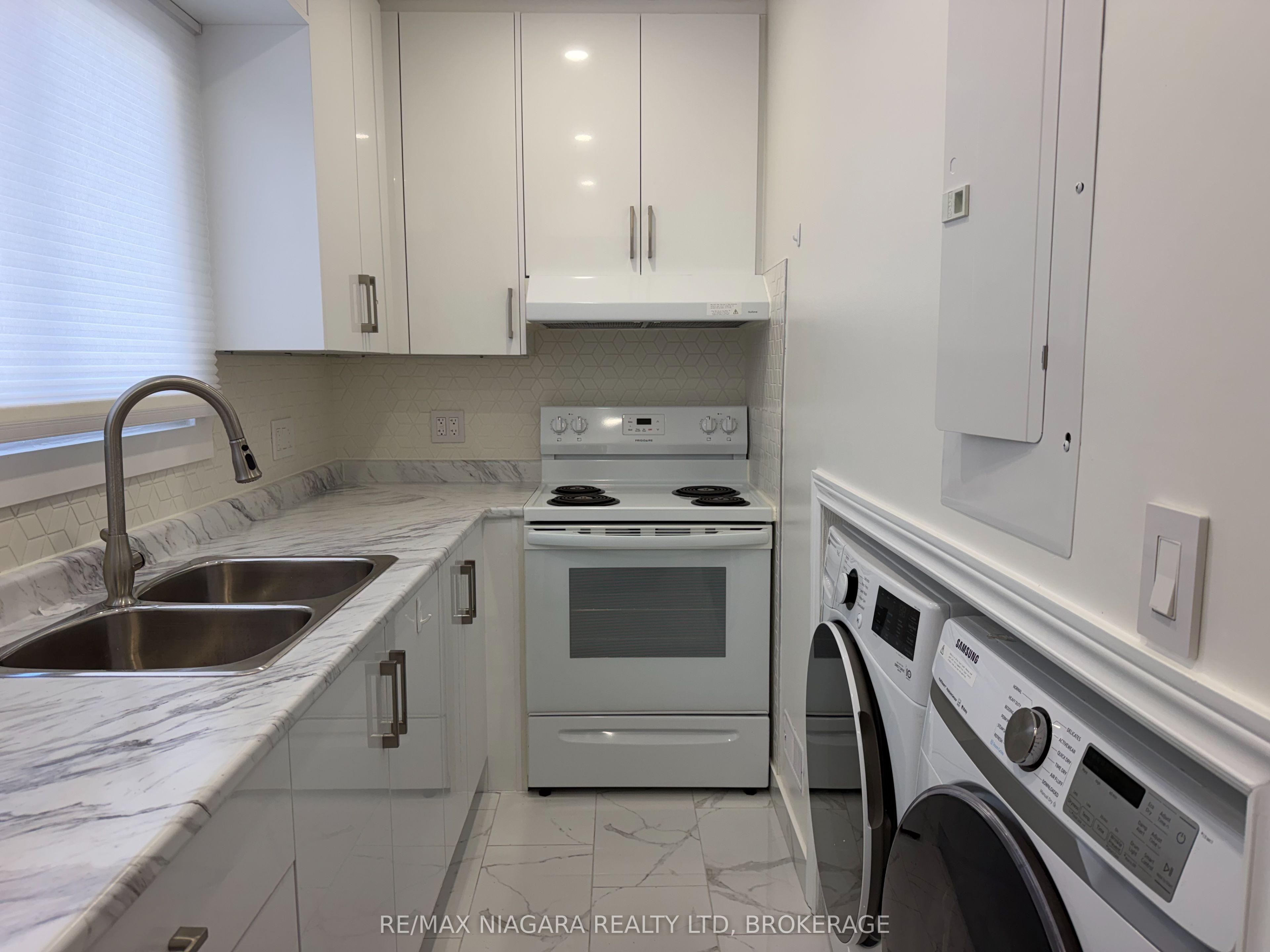 229 Geneva Street E A Property Photo 7