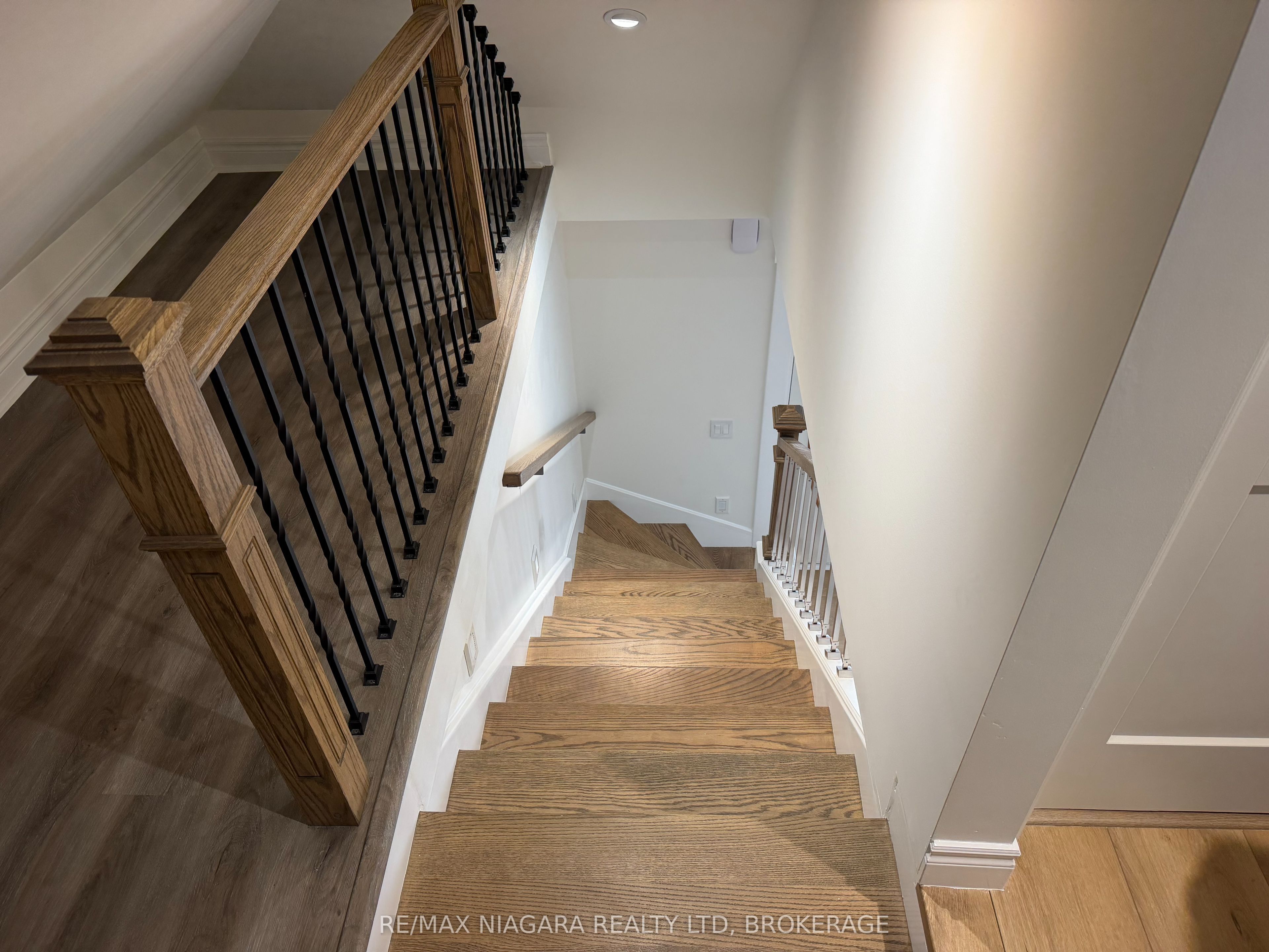 229 Geneva Street E A Property Photo 9