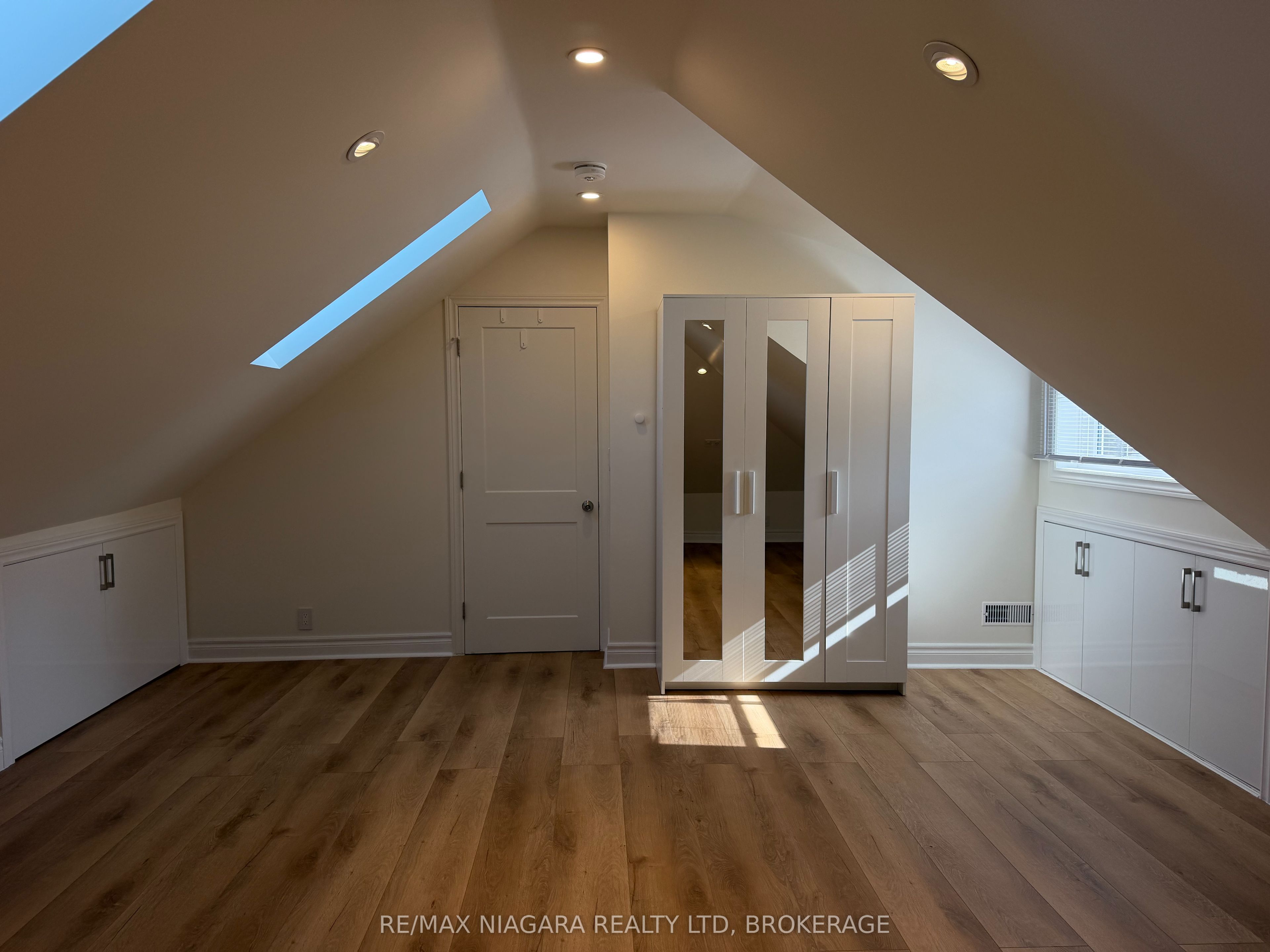 229 Geneva Street E A Property Photo 13