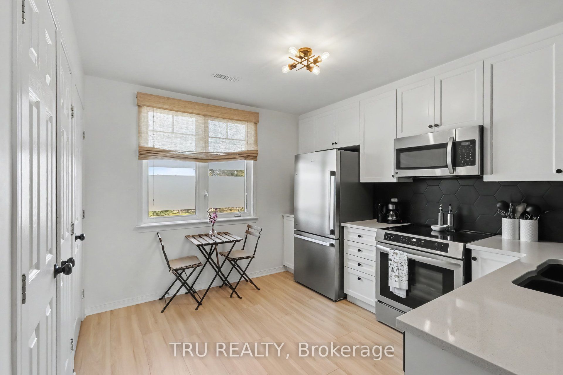 2595 Longfields Drive 27 Property Photo 6