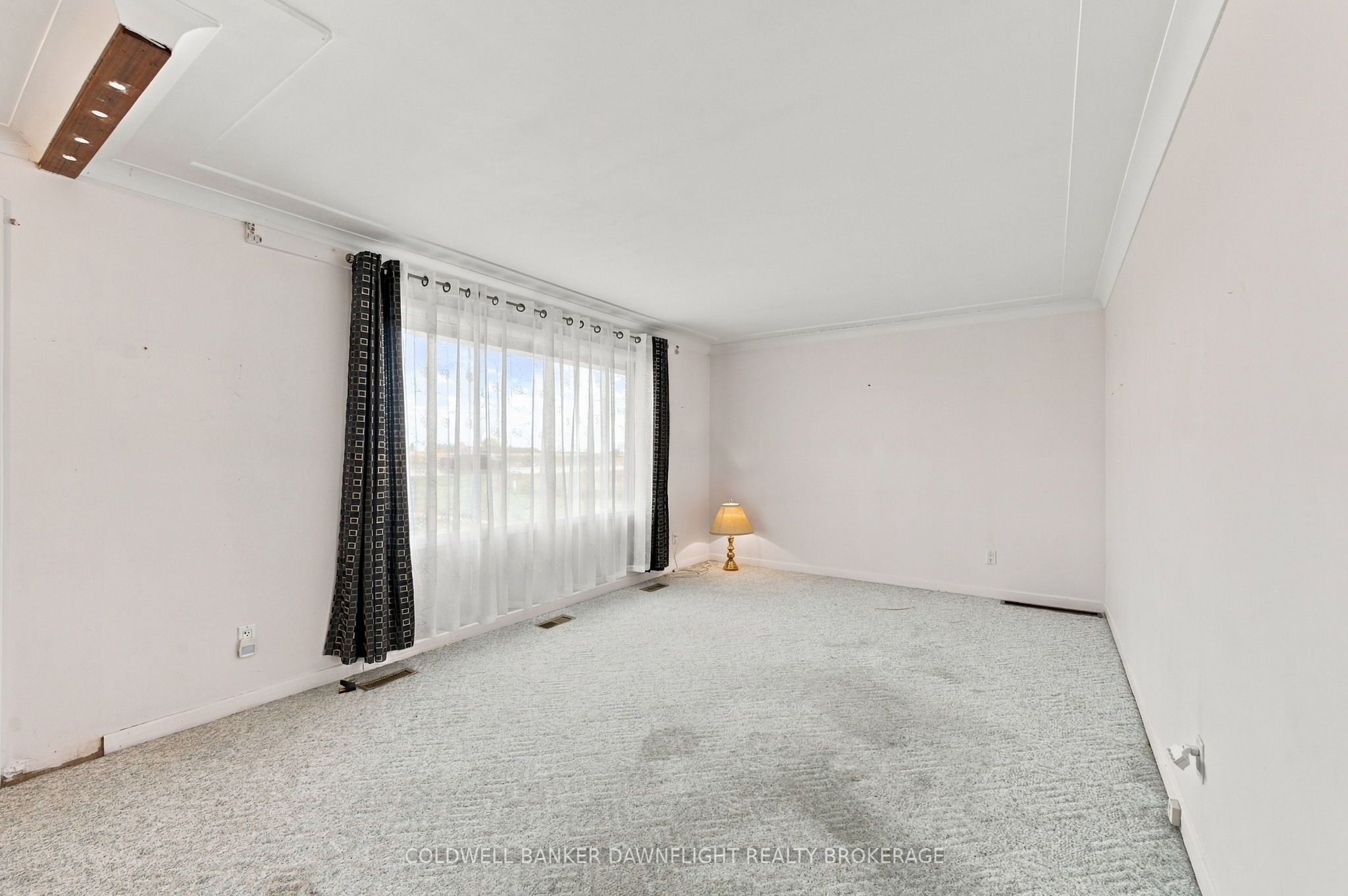14211 Elginfield Road Property Photo 9