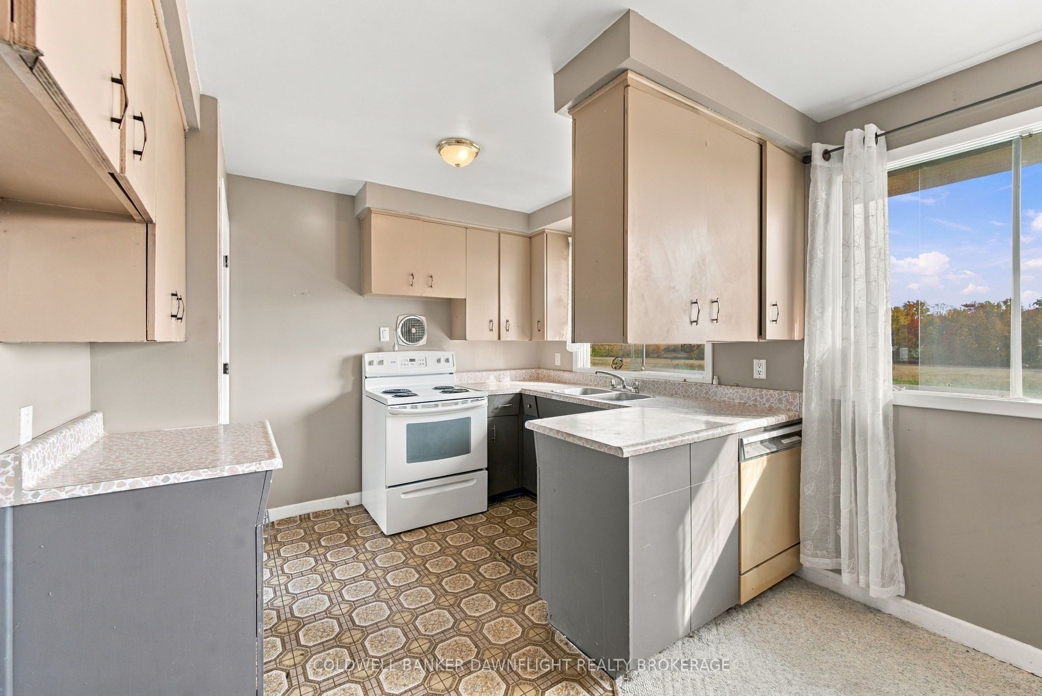 14211 Elginfield Road Property Photo 15