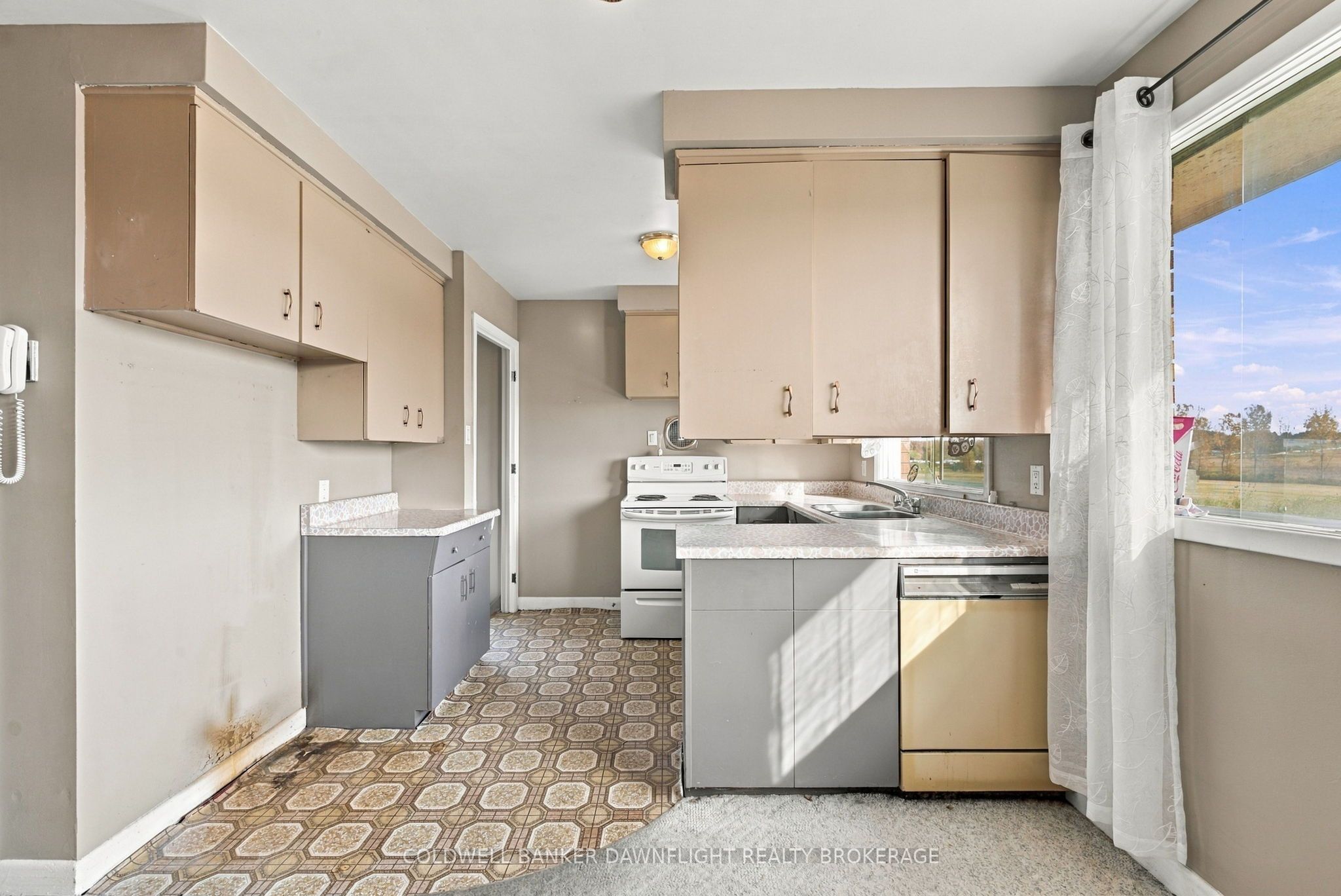 14211 Elginfield Road Property Photo 16