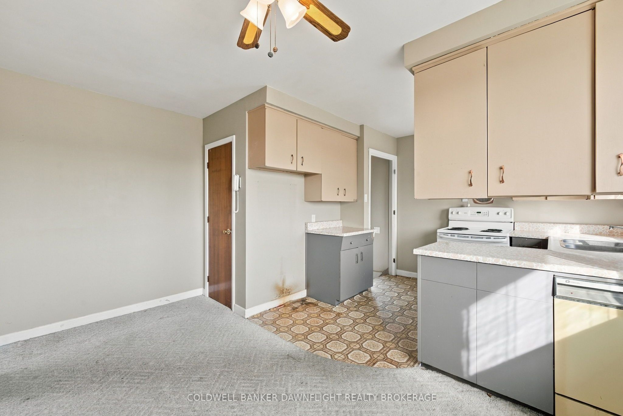 14211 Elginfield Road Property Photo 17