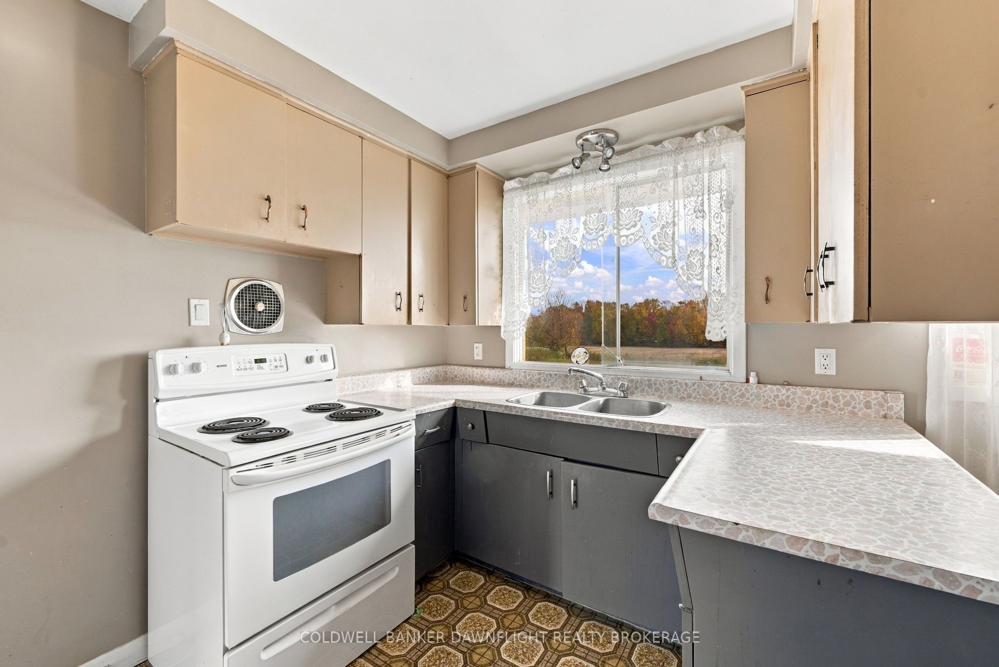 14211 Elginfield Road Property Photo 18