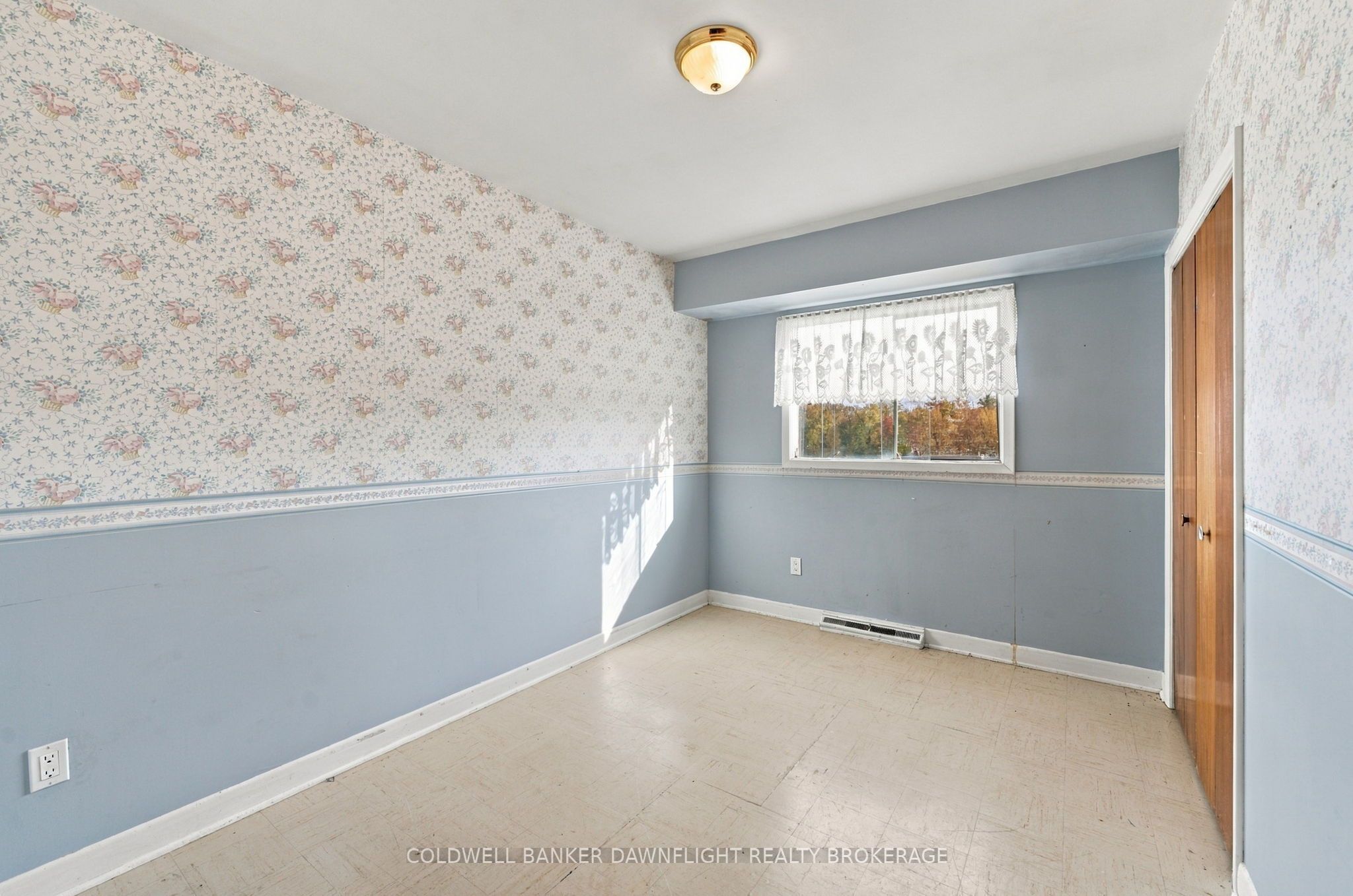 14211 Elginfield Road Property Photo 20