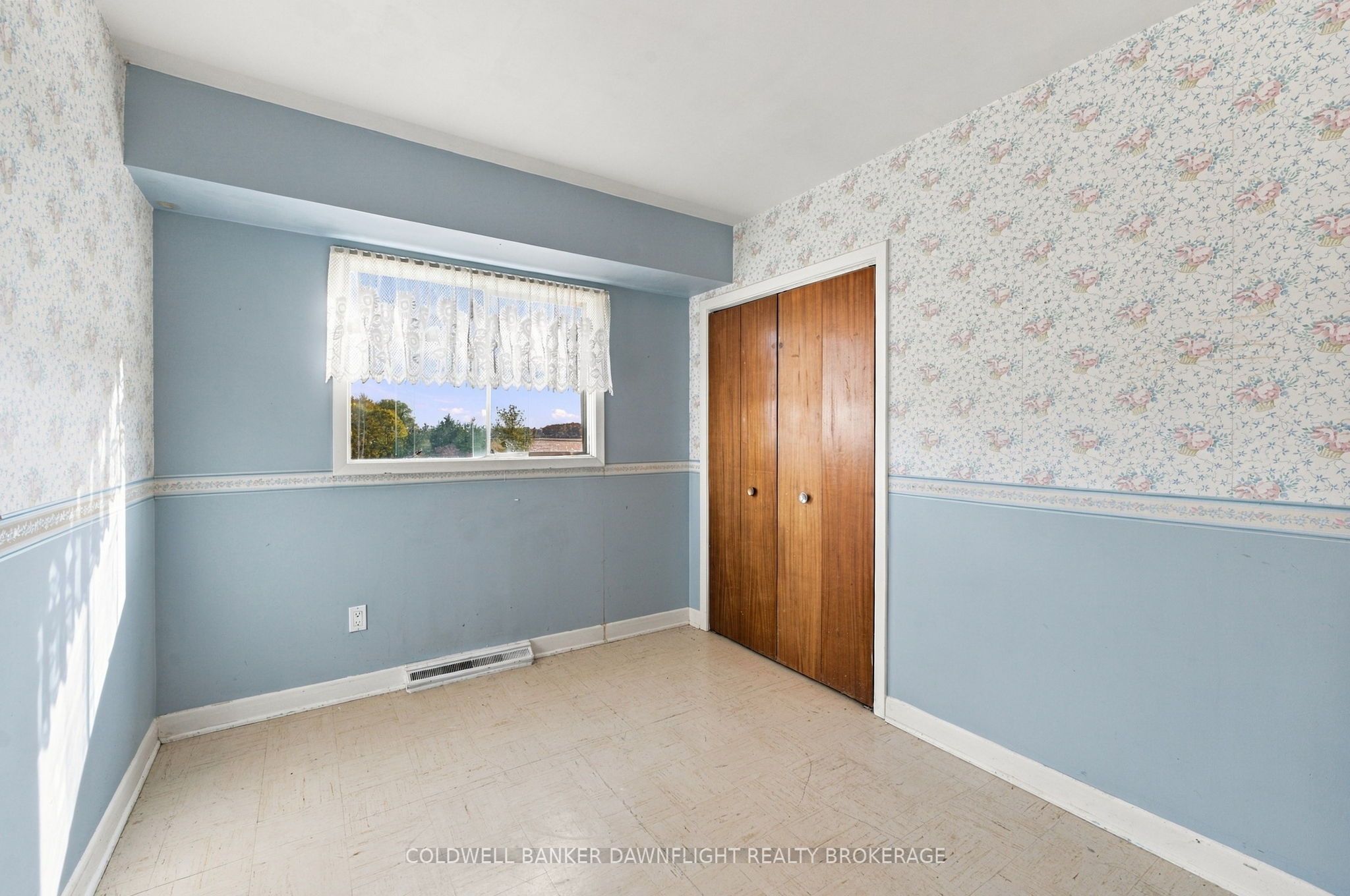 14211 Elginfield Road Property Photo 21