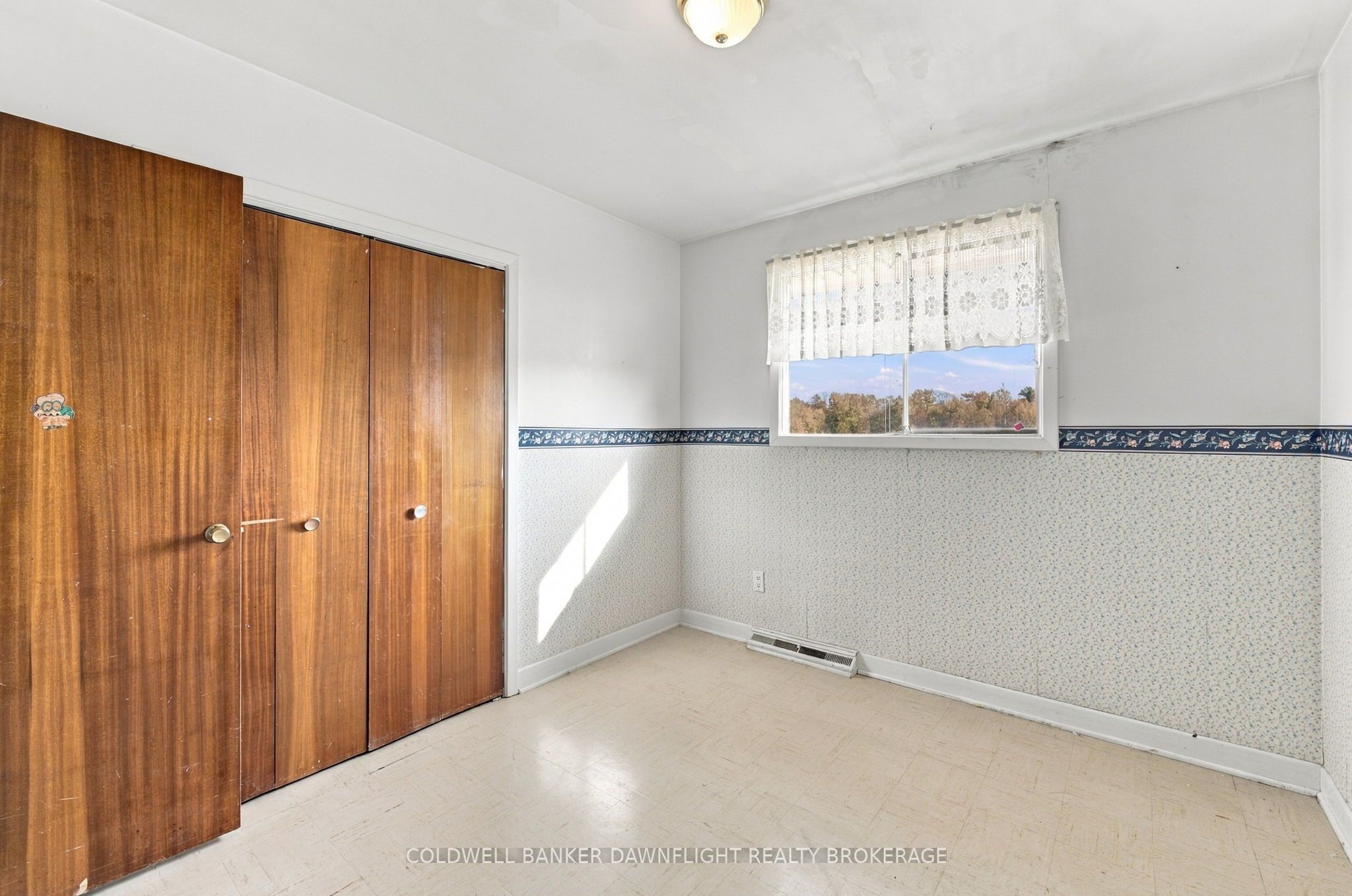 14211 Elginfield Road Property Photo 24