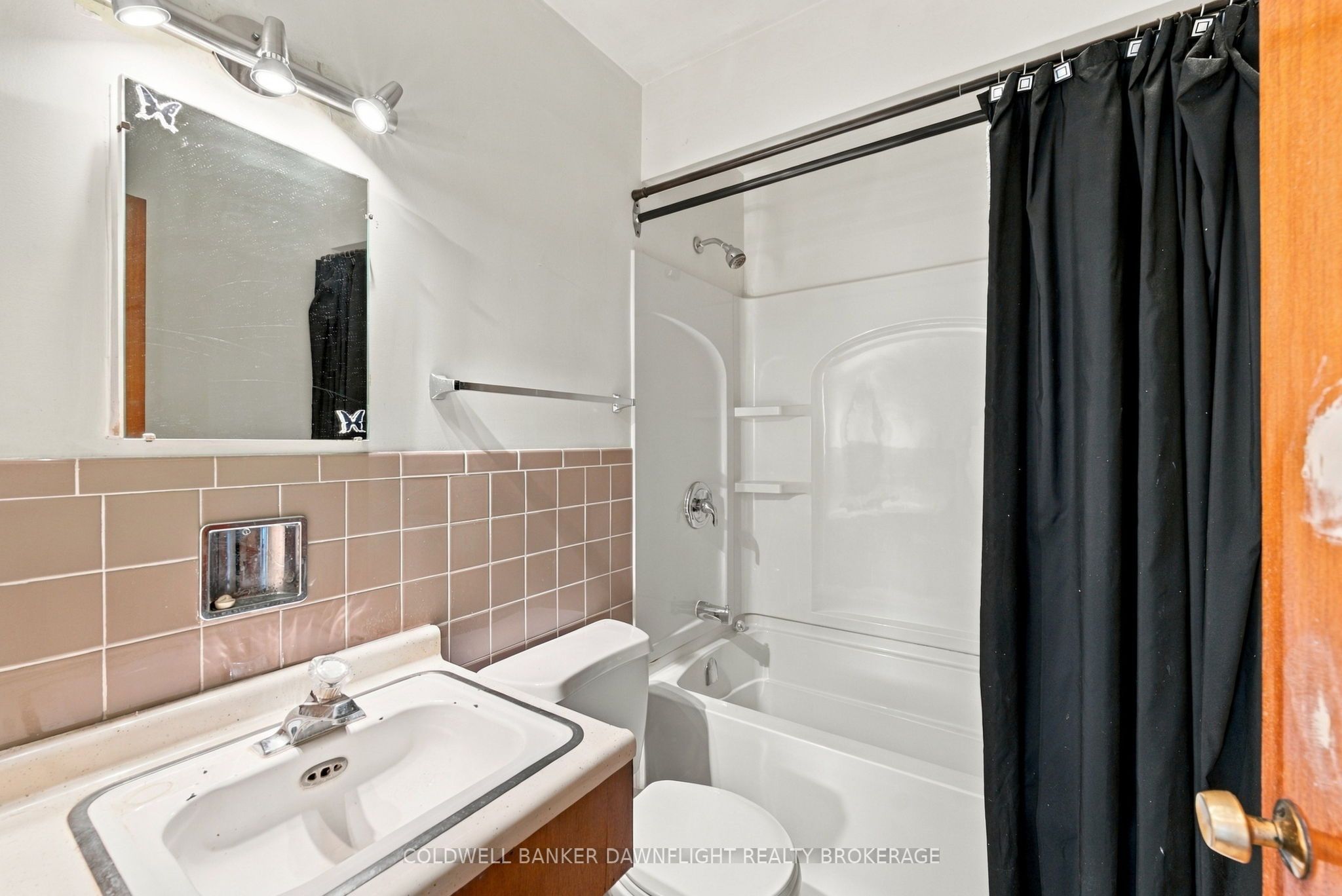 14211 Elginfield Road Property Photo 26