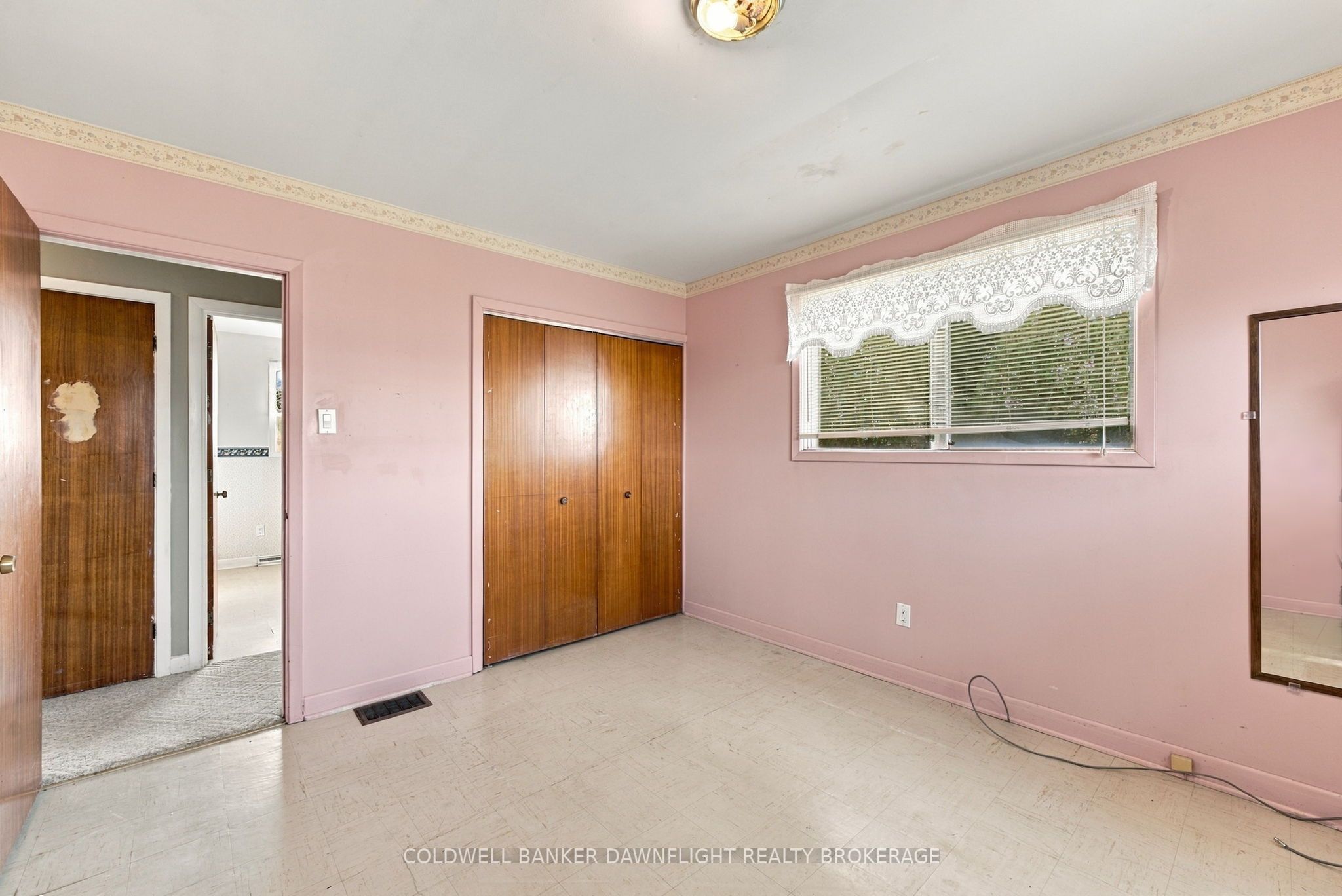 14211 Elginfield Road Property Photo 28