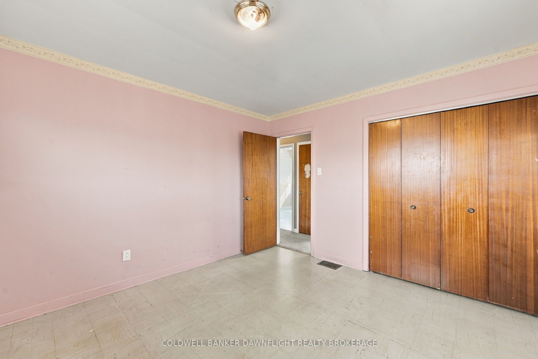 14211 Elginfield Road Property Photo 29