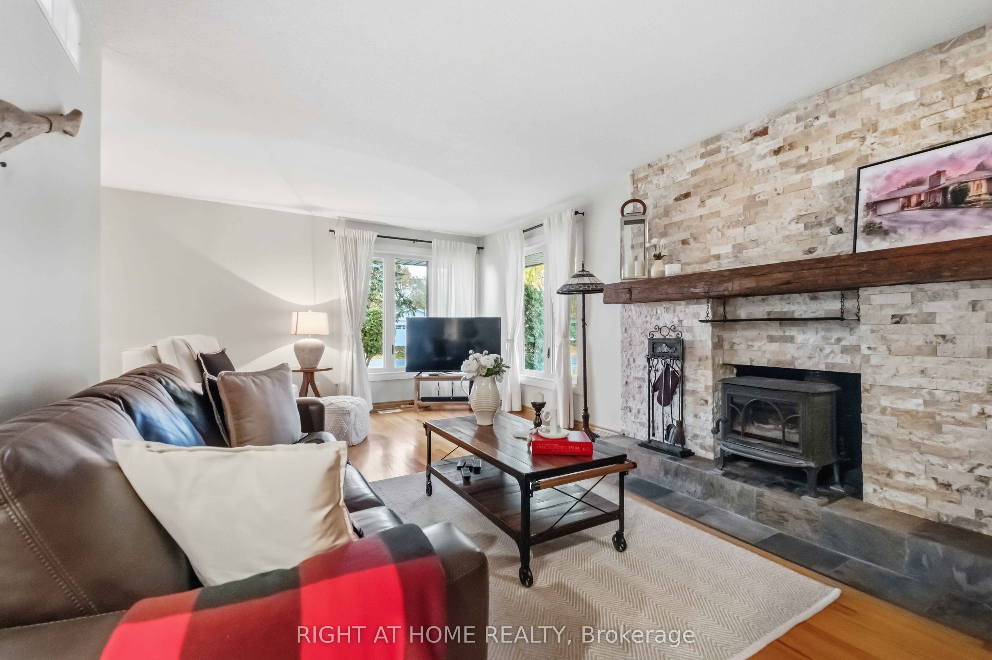 9 Laurentide Road Property Photo 6