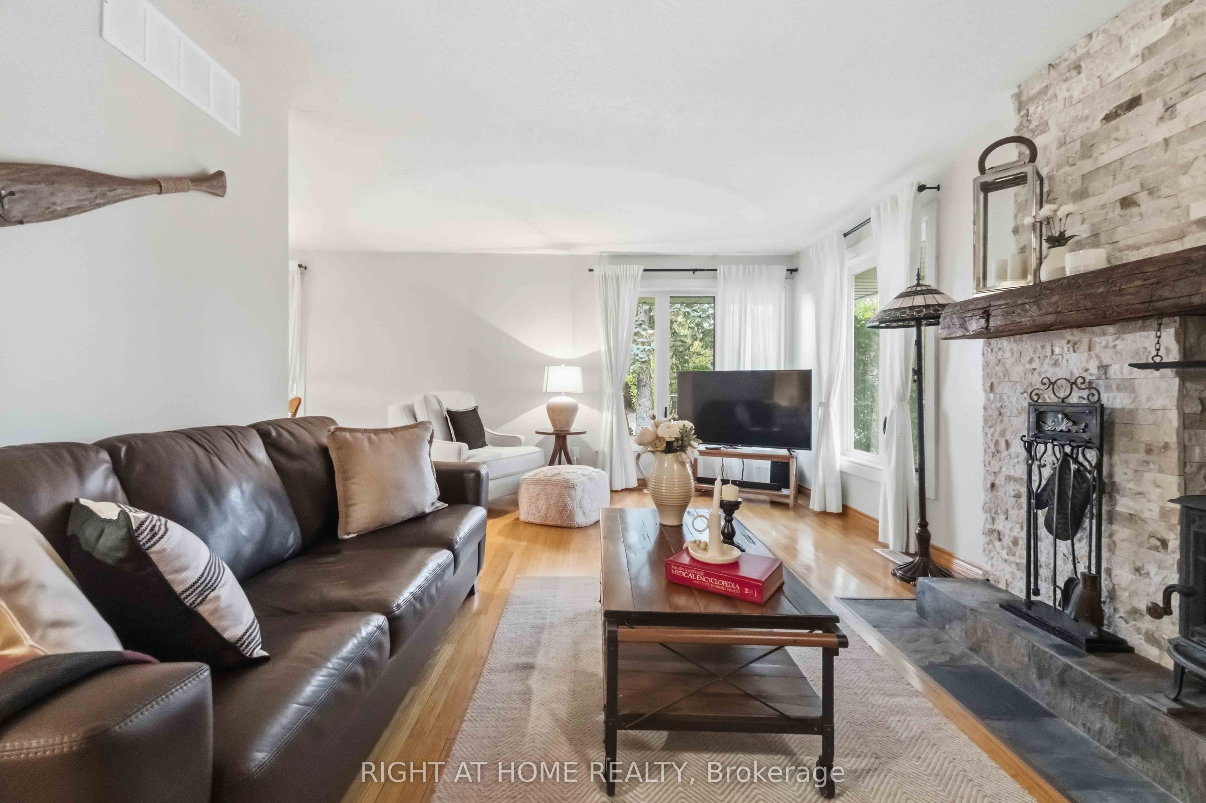 9 Laurentide Road Property Photo 7