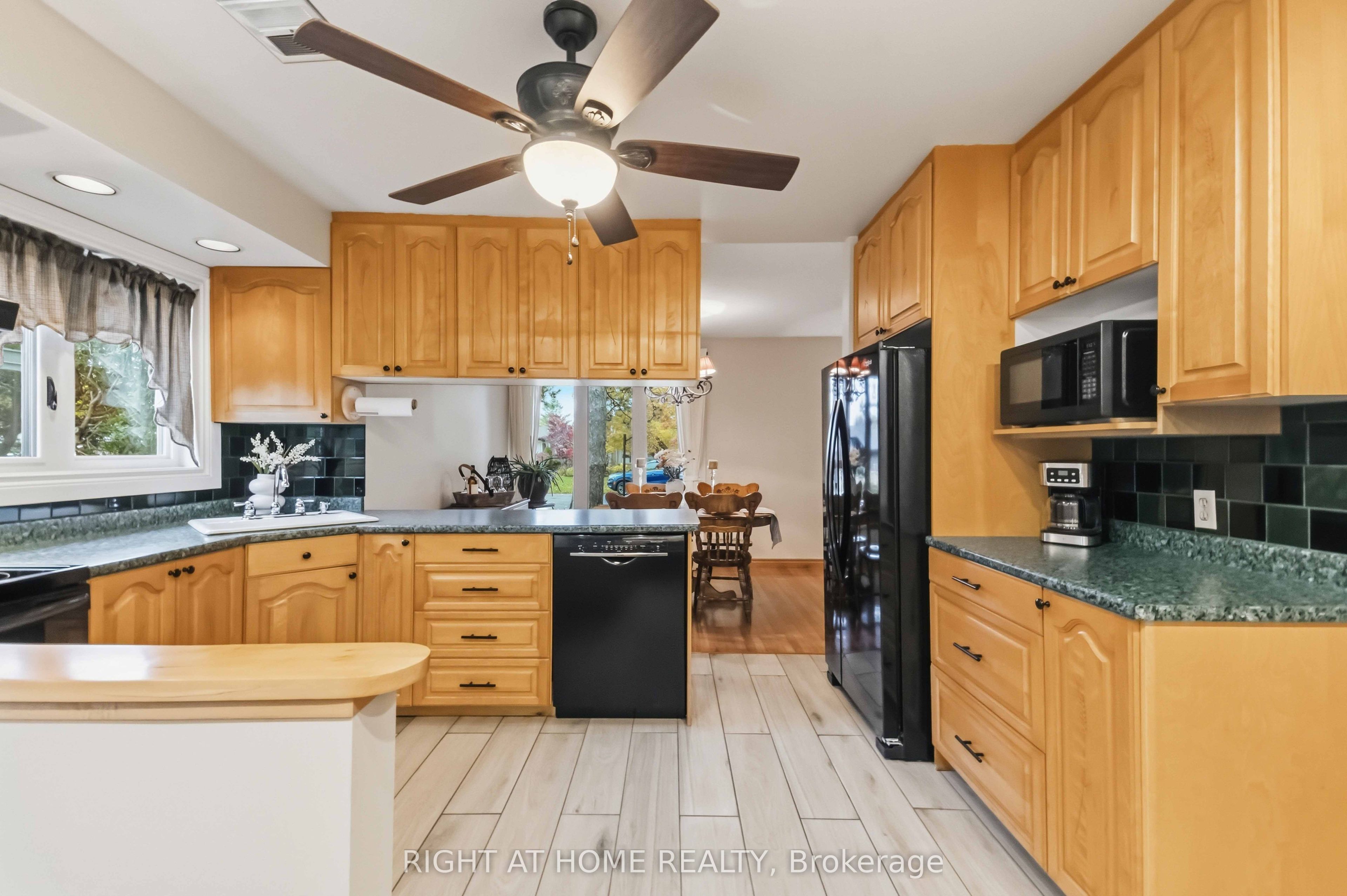 9 Laurentide Road Property Photo 9