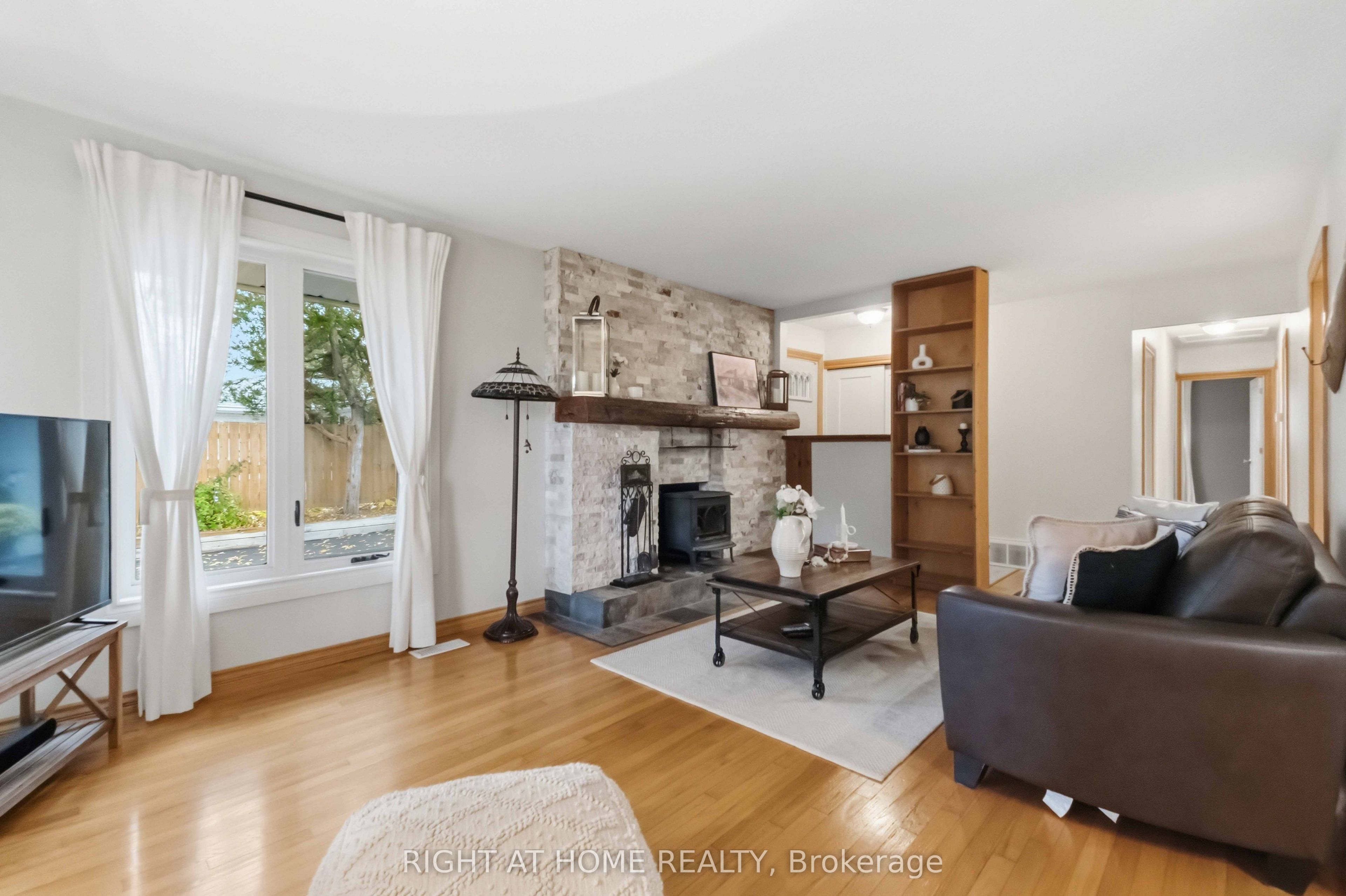 9 Laurentide Road Property Photo 12