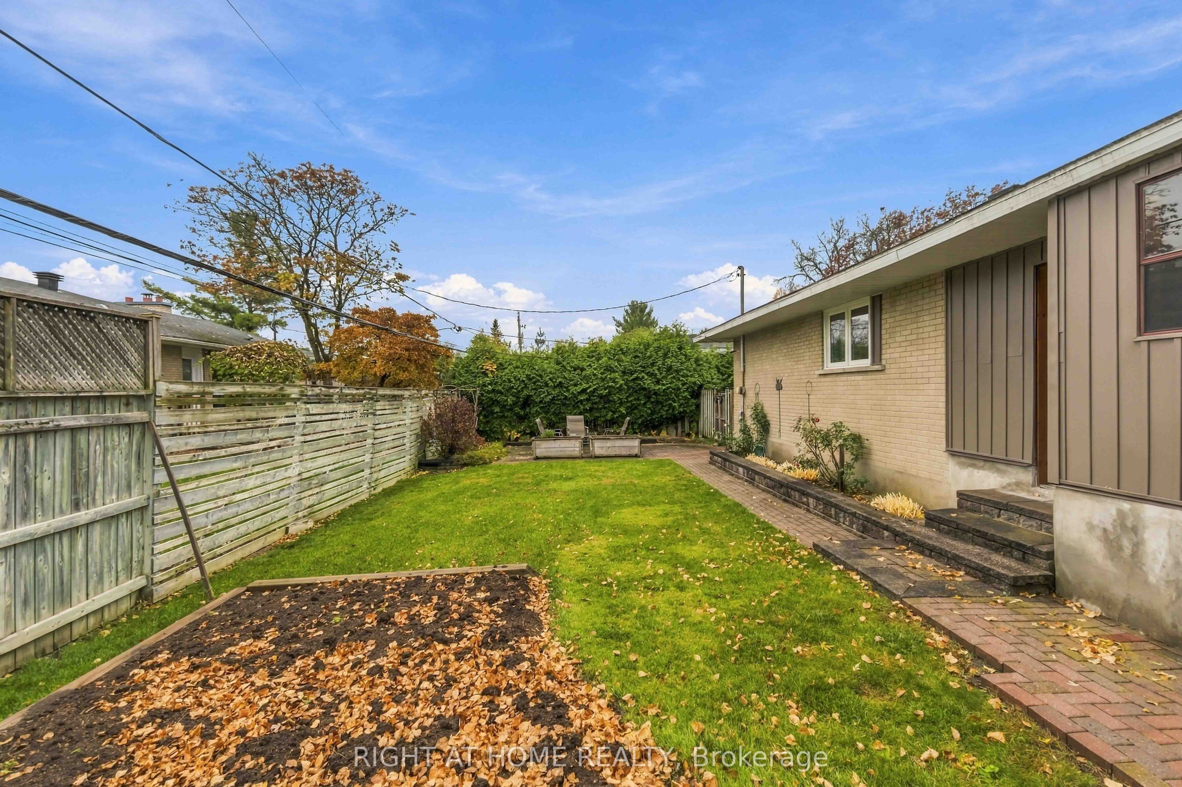9 Laurentide Road Property Photo 30