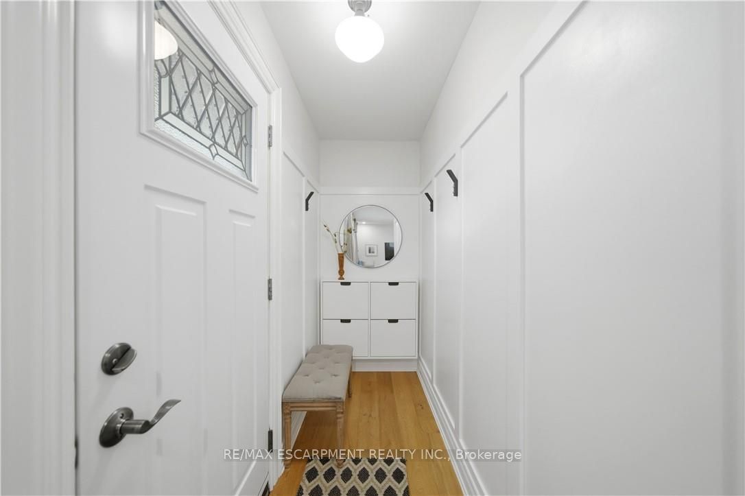 171 West 25th Street Property Photo 4