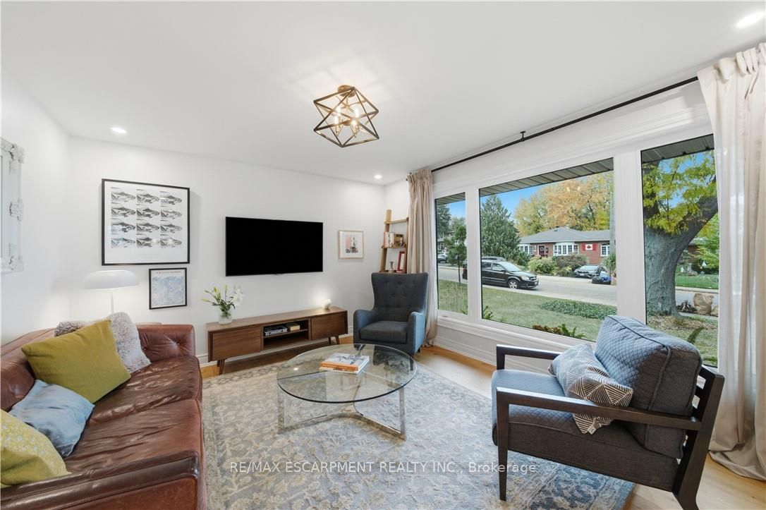 171 West 25th Street Property Photo 8