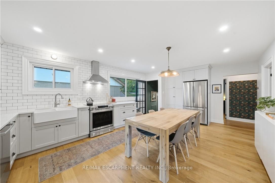 171 West 25th Street Property Photo 10