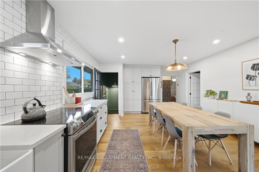 171 West 25th Street Property Photo 13