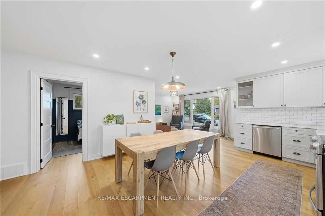 171 West 25th Street Property Photo 15