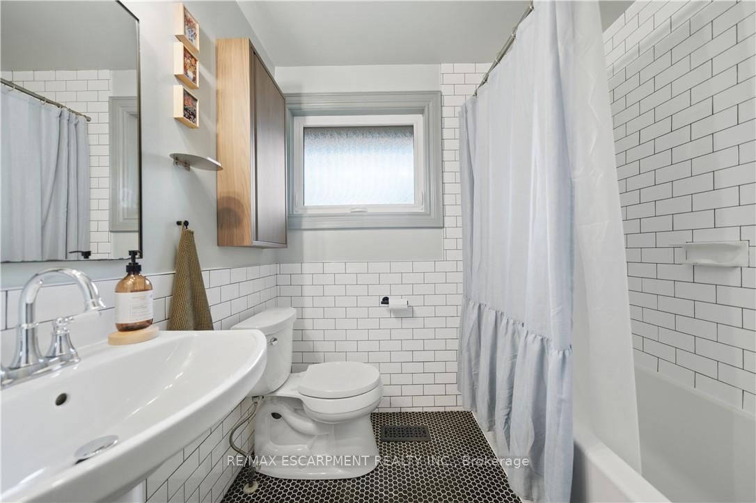 171 West 25th Street Property Photo 19