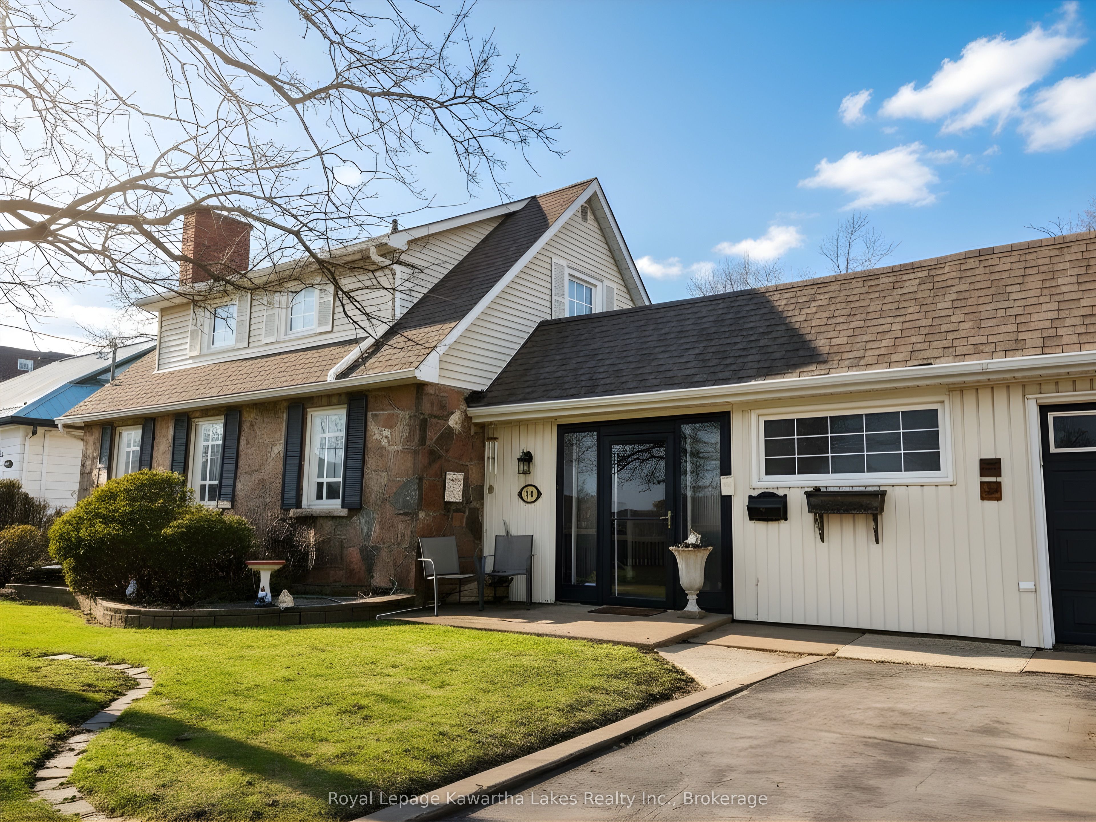 114 Colborne Street W Property Photo 1