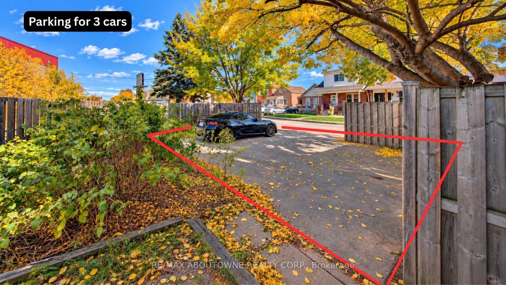81 Glendale Avenue N Property Photo 2