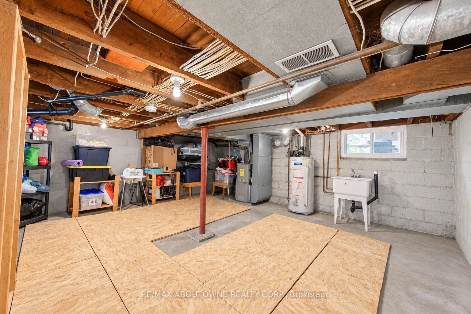 81 Glendale Avenue N Property Photo 20